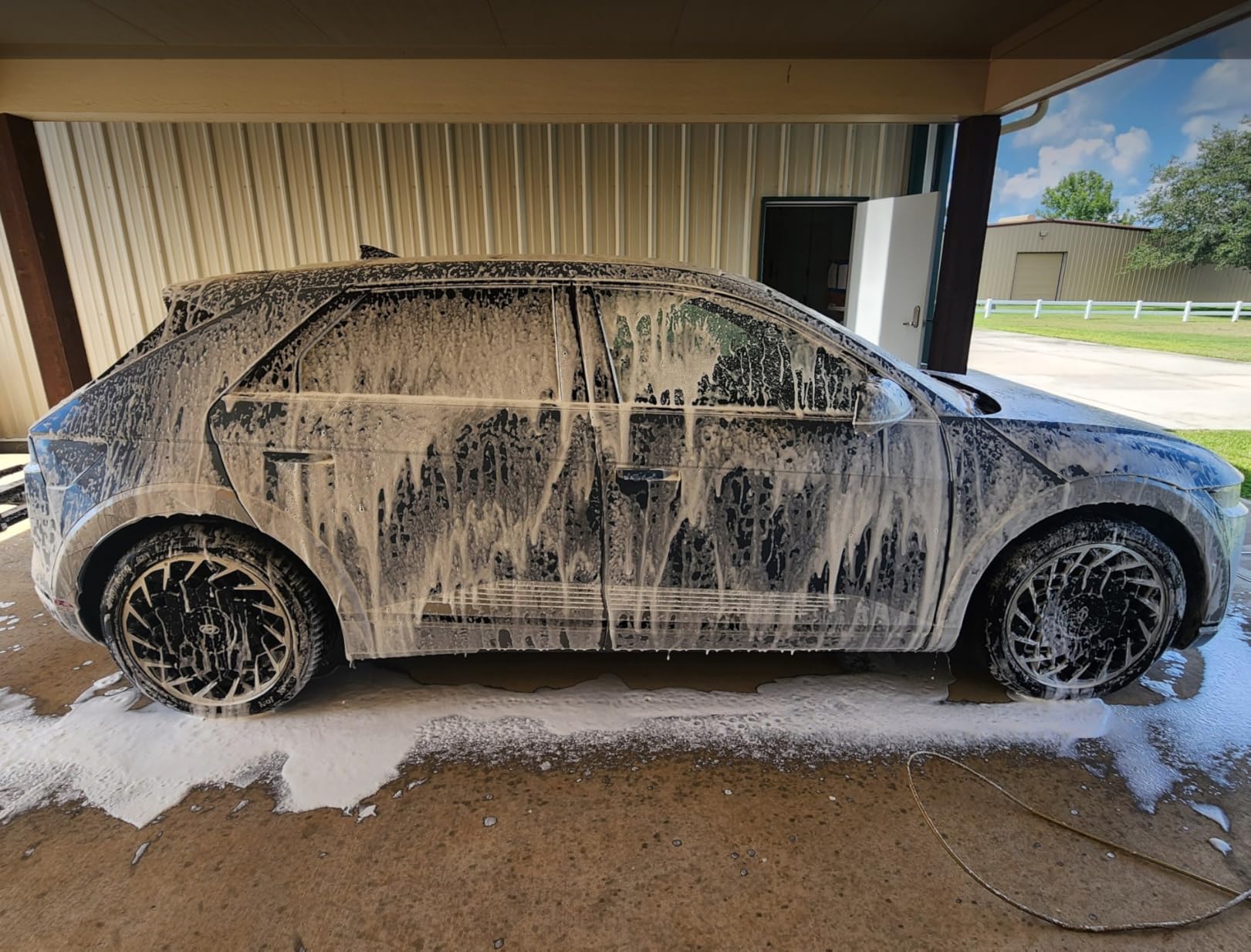 Meguiar's Gold Class Car Wash, 1 Gallon customer photo 1