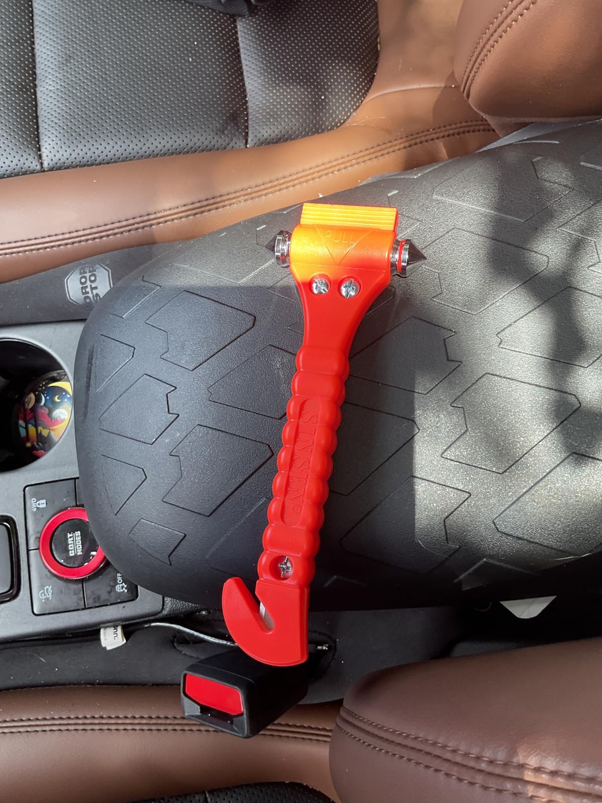 SINSEN Car Safety Hammer Set of 2 Emergency Escape Tool Auto Car Window Glass Hammer Breaker and Seat Belt Cutter Escape 2-in-1 for Family Rescue & Auto Emergency Escape Tools customer photo 2