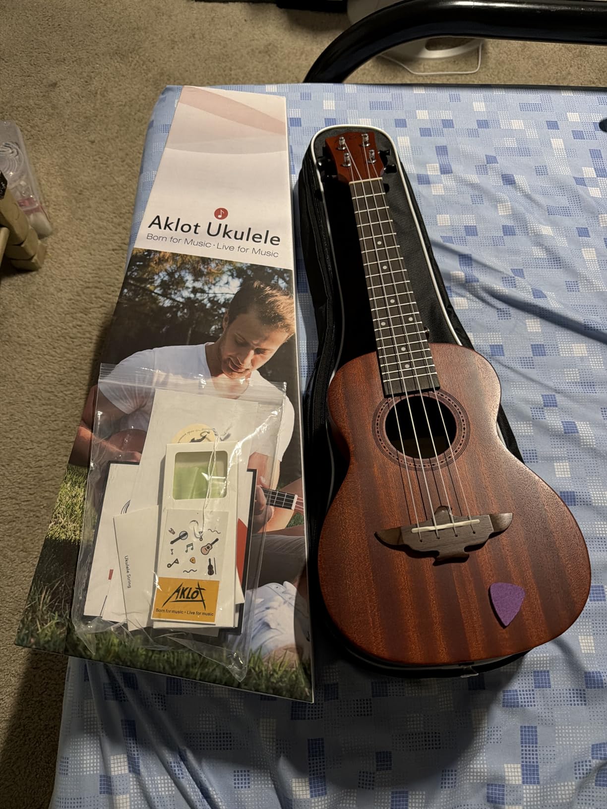 Ukulele, AKLOT Concert Ukelele Solid Mahogany 23 inch for Professional Beginners Adults Kit with Free Online Lesson and Uke Accessories customer photo 1