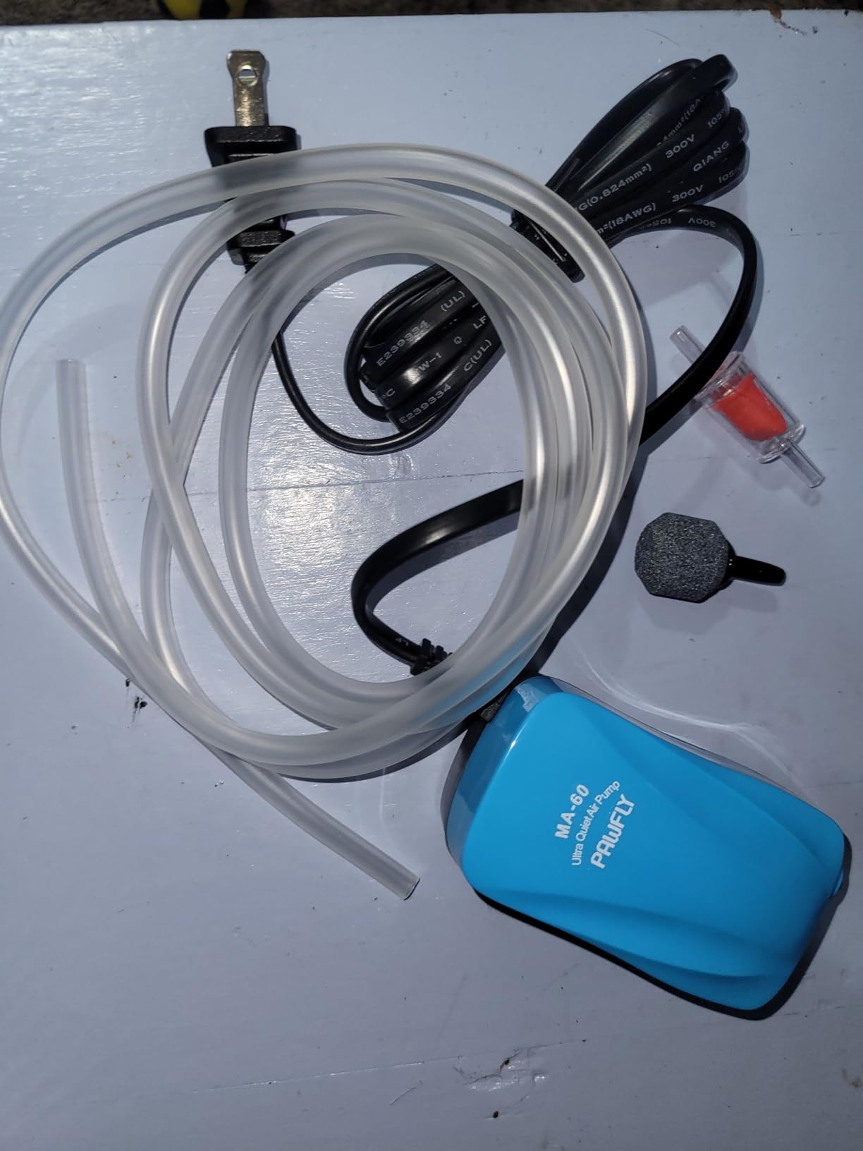 Pawfly Aquarium 15-40 GPH Compact Air Pump Quiet Oxygen Aerator Pump with Air Stone/Nano Bio Sponge Filter Airline Tubing and Check Valve Accessories for 3-20 Gallon Buckets and Fish Tanks customer photo 1