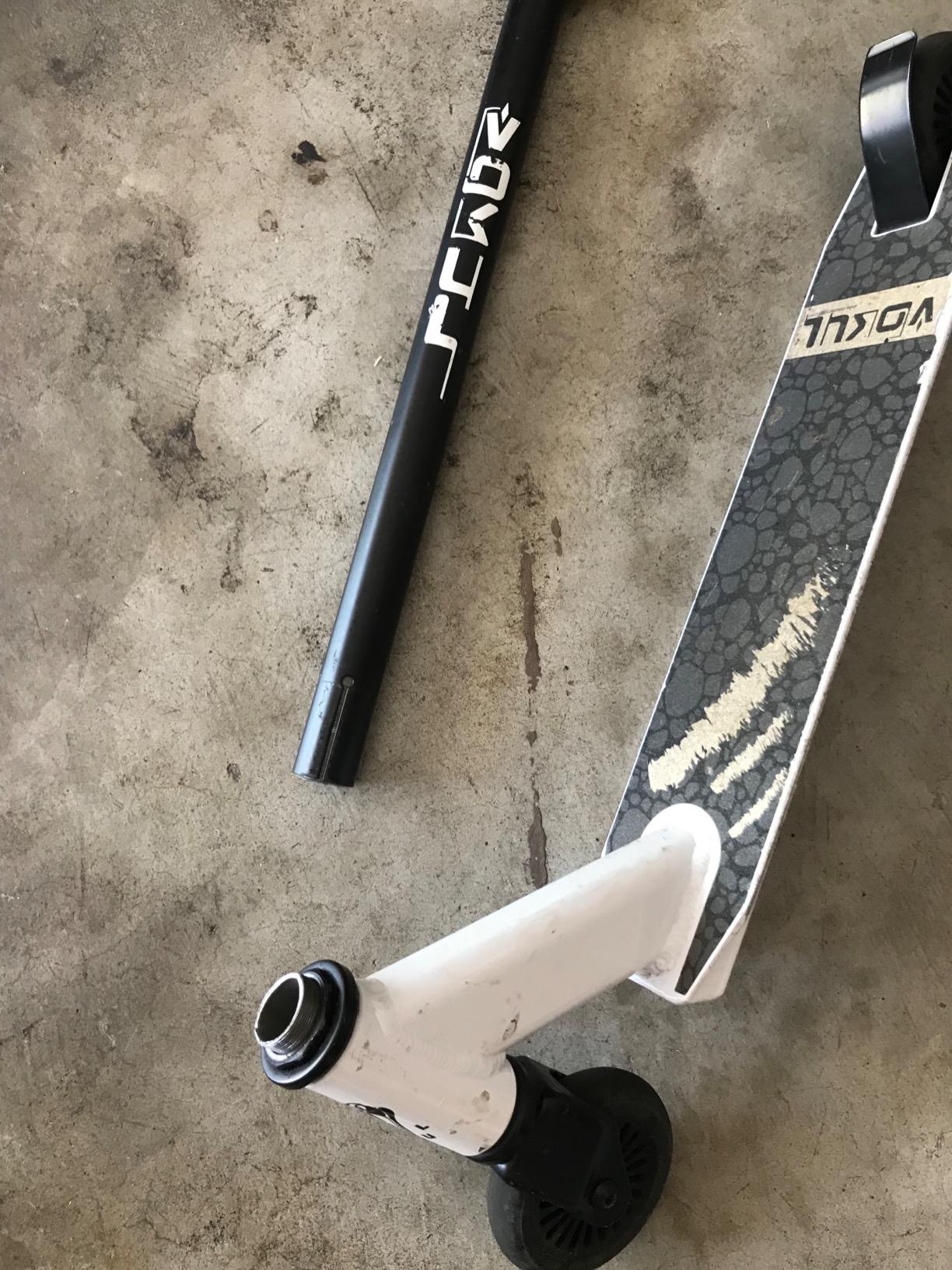 VOKUL Complete Pro Scooter for Kids Boys Girls Teens Up 6 Years - Freestyle Tricks Pro Stunt Scooter - High Performance Gift for Skatepark Street Tricks customer photo 2