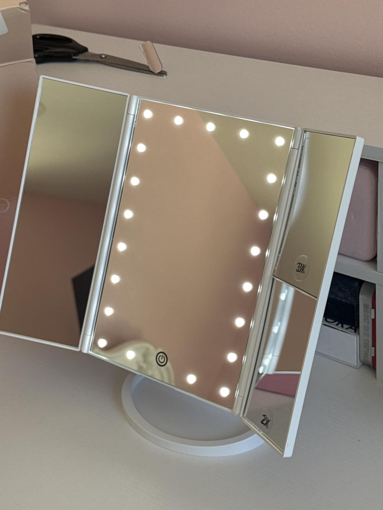 Flymiro Tri-fold Lighted Vanity Makeup Mirror with 3x/2x Magnification,Light up Mirror for Makeup,Touch Screen 21 LEDs,180° Rotation Countertop Cosmetic Mirror,Gifts for Women Mom Teen Girls customer photo 1