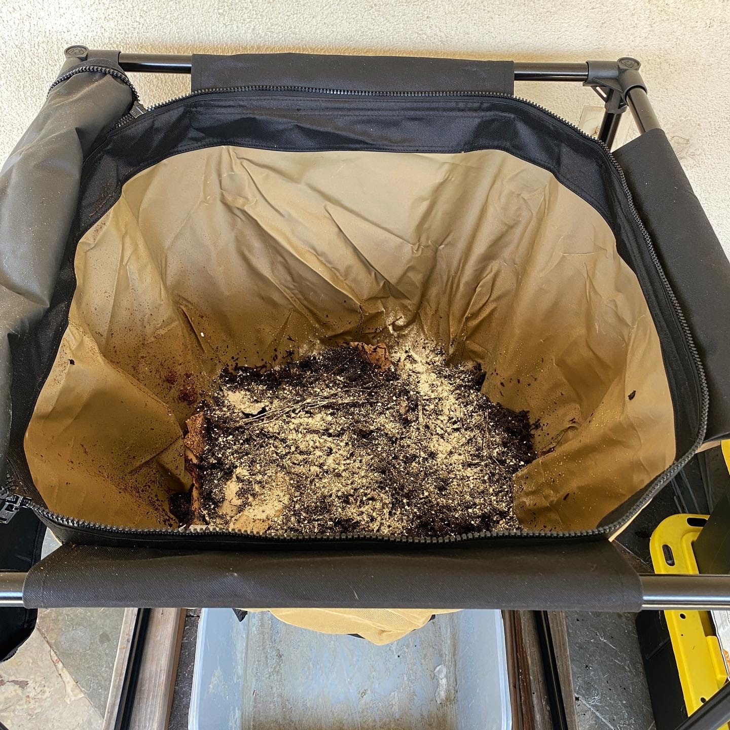 Urban Worm Bag Worm Composting Bin Version 2 - Easy Harvest with Fully Removable Zipper-Free Bottom customer photo 1