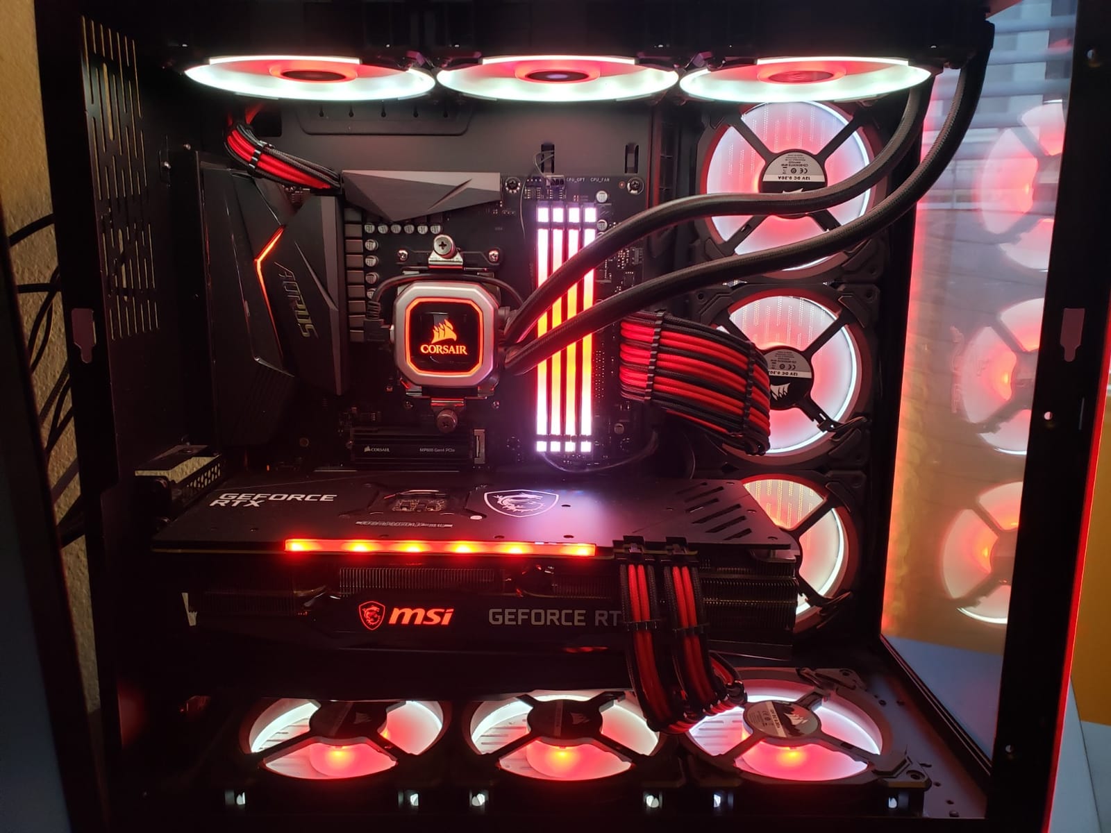 CableMod Pro ModMesh Sleeved Cable Extension Kit (Black) | Paracord sleeved 8+8-pin PCIe extension kit. Extends standard 8-pin PCIe connectors customer photo 1
