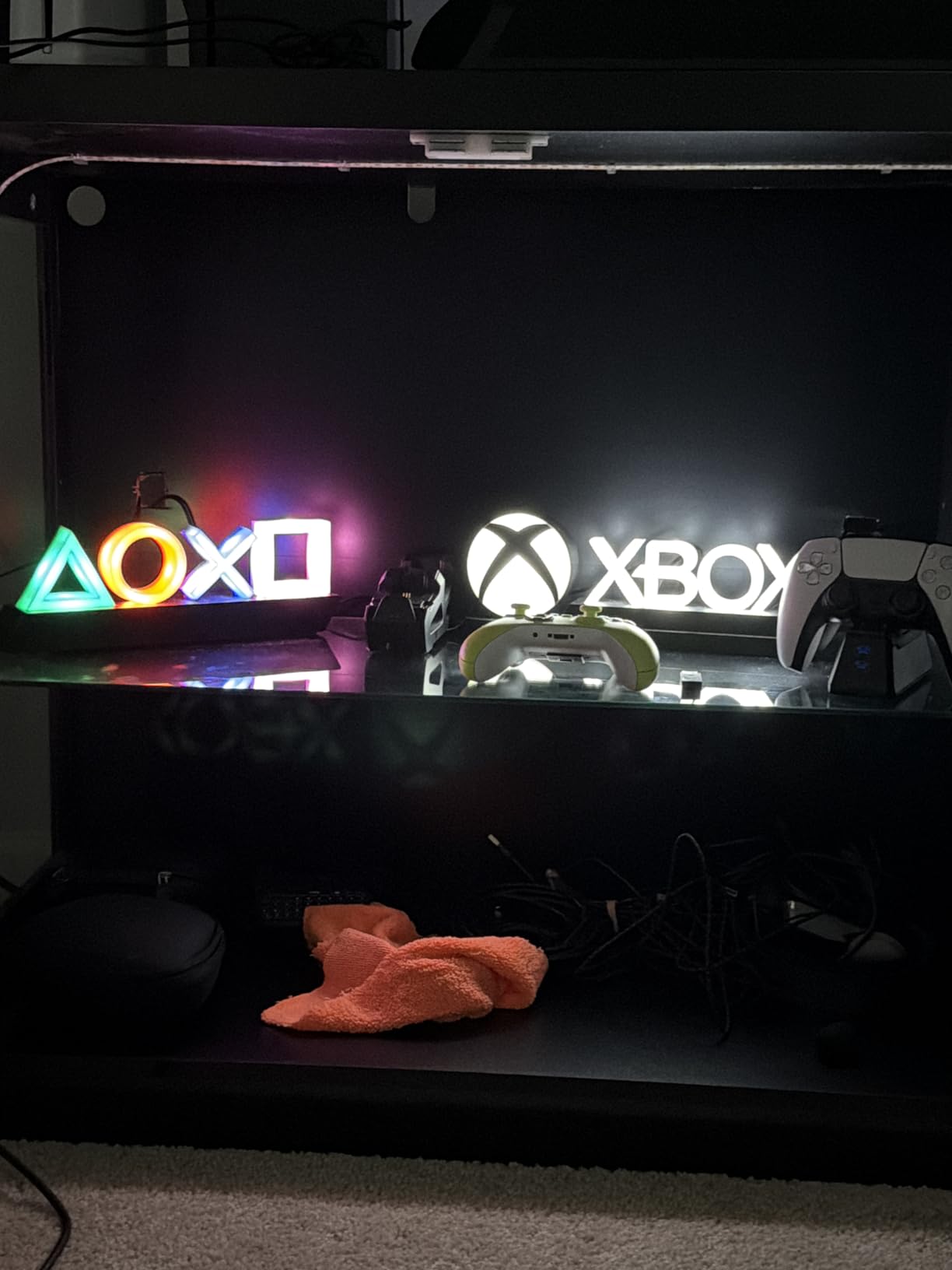 Paladone Playstation Controller Icons Light with 3 Light Modes - Sound Reactive, Dynamic Phasing, and Standard Mode - Gaming Desk Accessories and Game Room Decor customer photo 1
