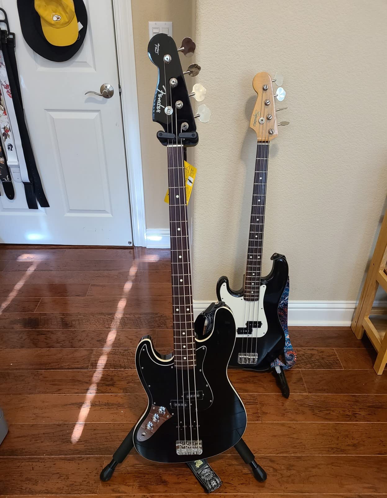 Hercules GS414B + Acoustic Guitar Stand Plus customer photo 1