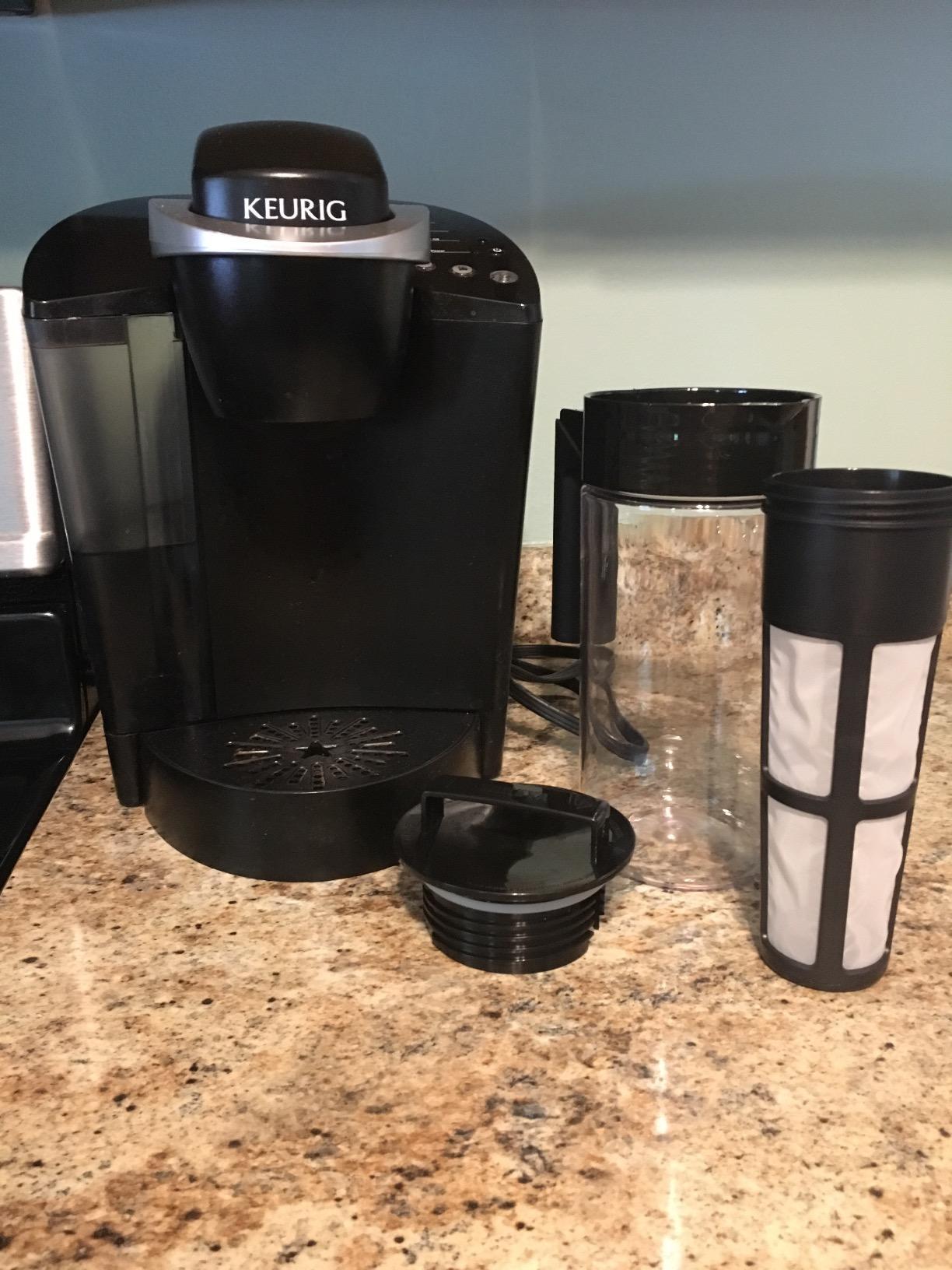 Takeya Deluxe Cold Brew Coffee Maker - BPA-Free Tritan Pitcher with Airtight Leakproof Lid, Silicone Grip Handle, Fine-Mesh Filter - Shatter-Proof, Dishwasher Safe, Made in USA - 2 Quart/Black customer photo 2