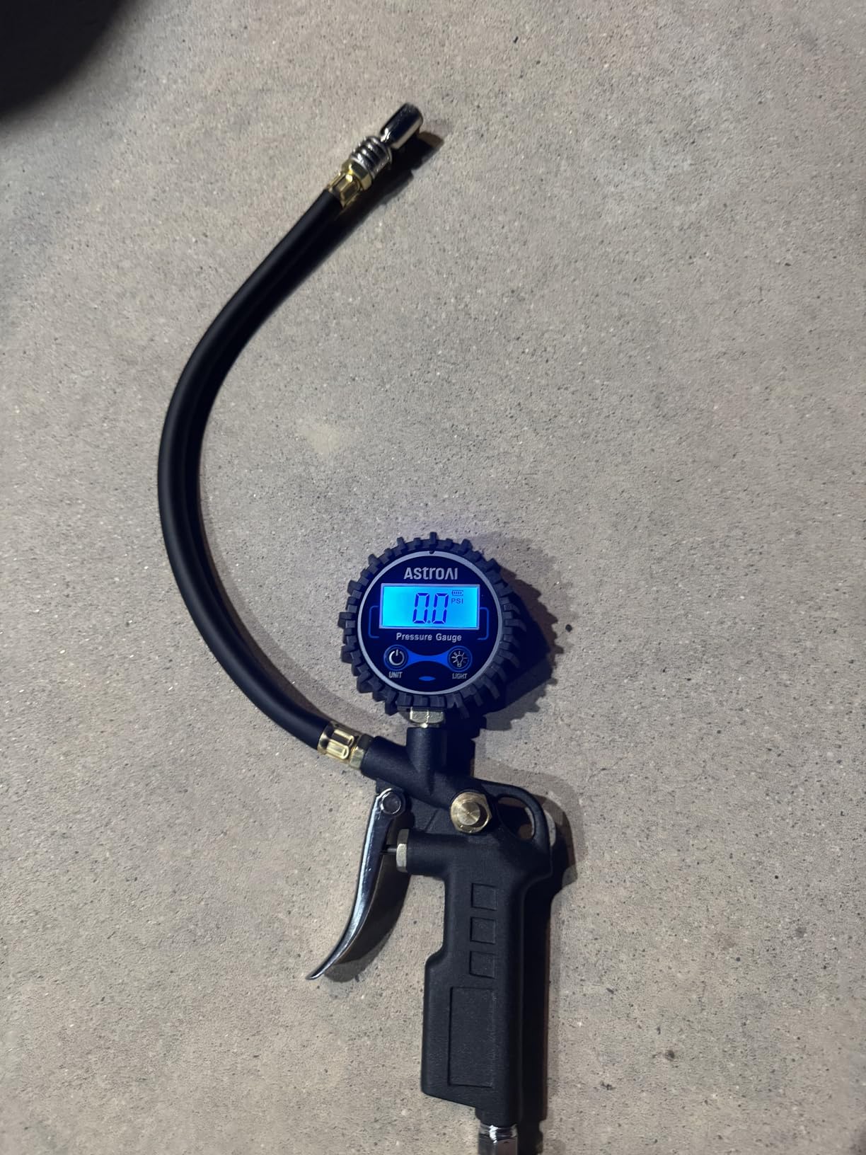 AstroAI Digital Tire Pressure Gauge with Inflator, 3-250 PSI Air Chuck & Compressor Accessories Heavy Duty with Quick Connect Coupler, 0.1 Display Resolution, 1pack customer photo 2