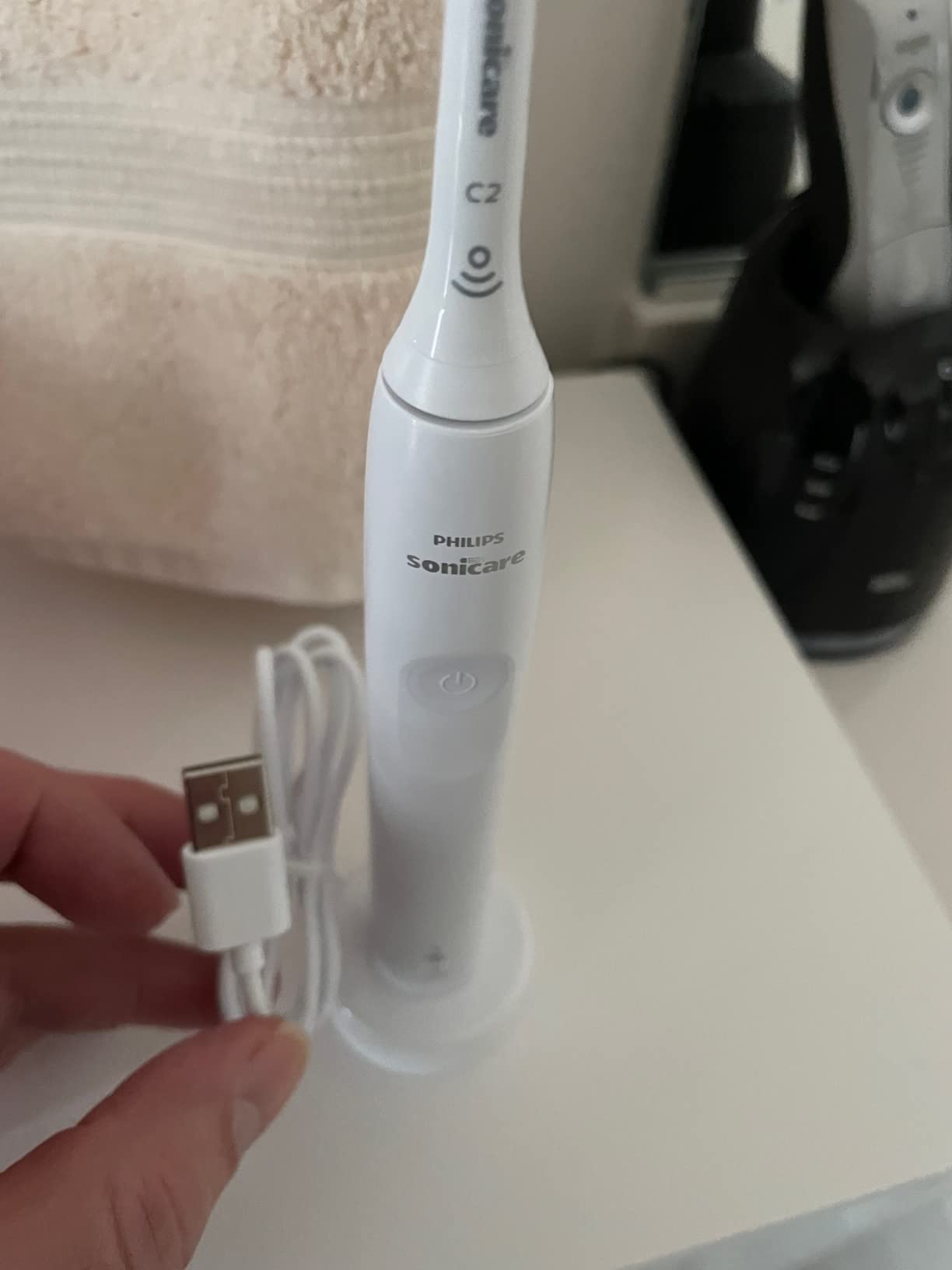 Phillips Sonicare Sonicare ProtectiveClean Removes up to 7x More Plaque, Long lasting 4 day Battery Life Rechargeable Electric Toothbrush, White/Grey customer photo 2