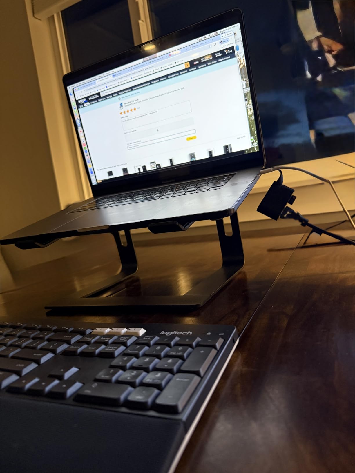 SOUNDANCE Laptop Stand, Aluminum Ergonomic Desk Riser, 10-15.6