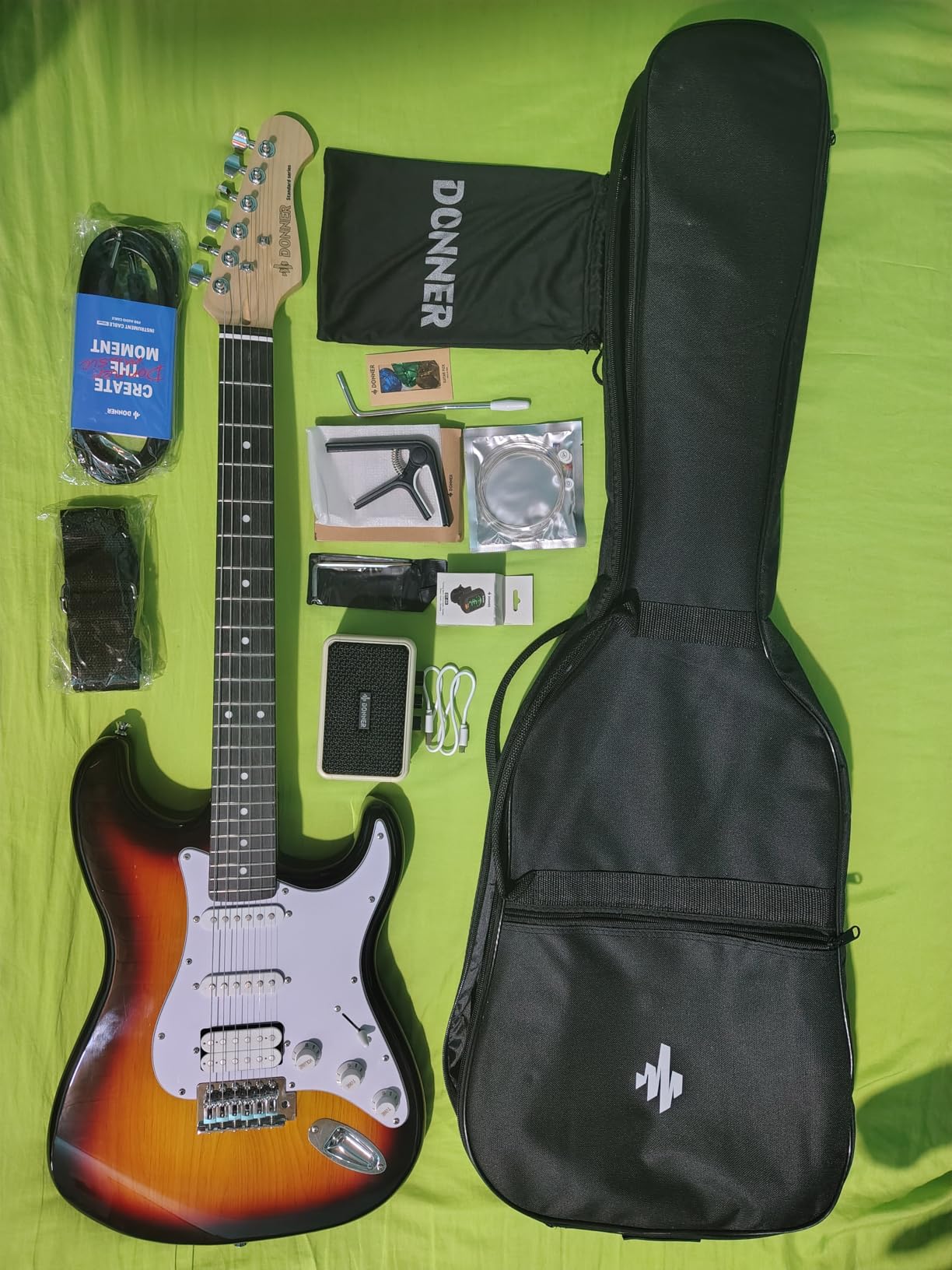 Donner DST-100S 39 Inch Full Size Electric Guitar Kit customer photo 2