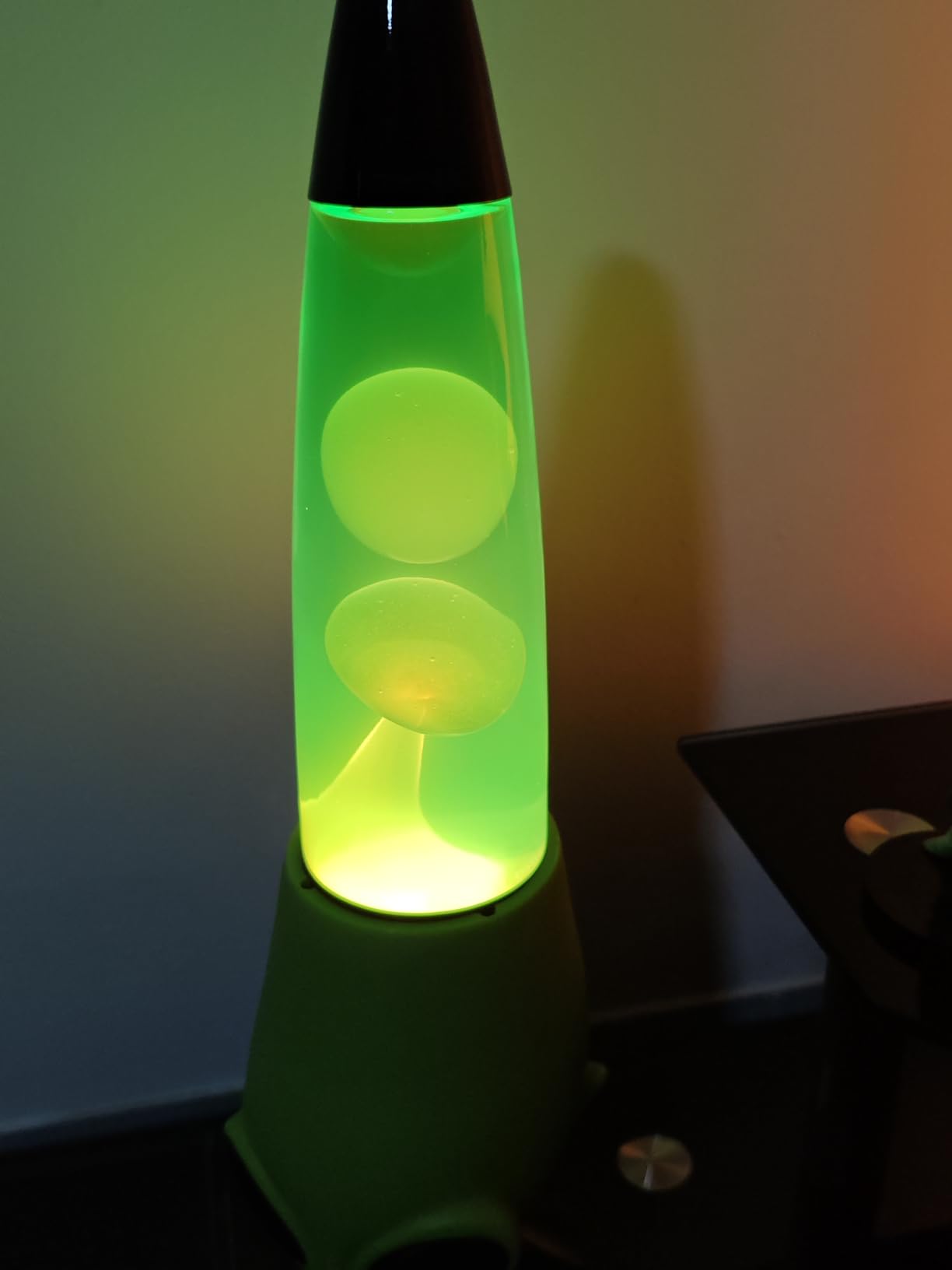 Rhode Island Novelty 13 Inch Alien Head Wax Motion Lamp customer photo 1