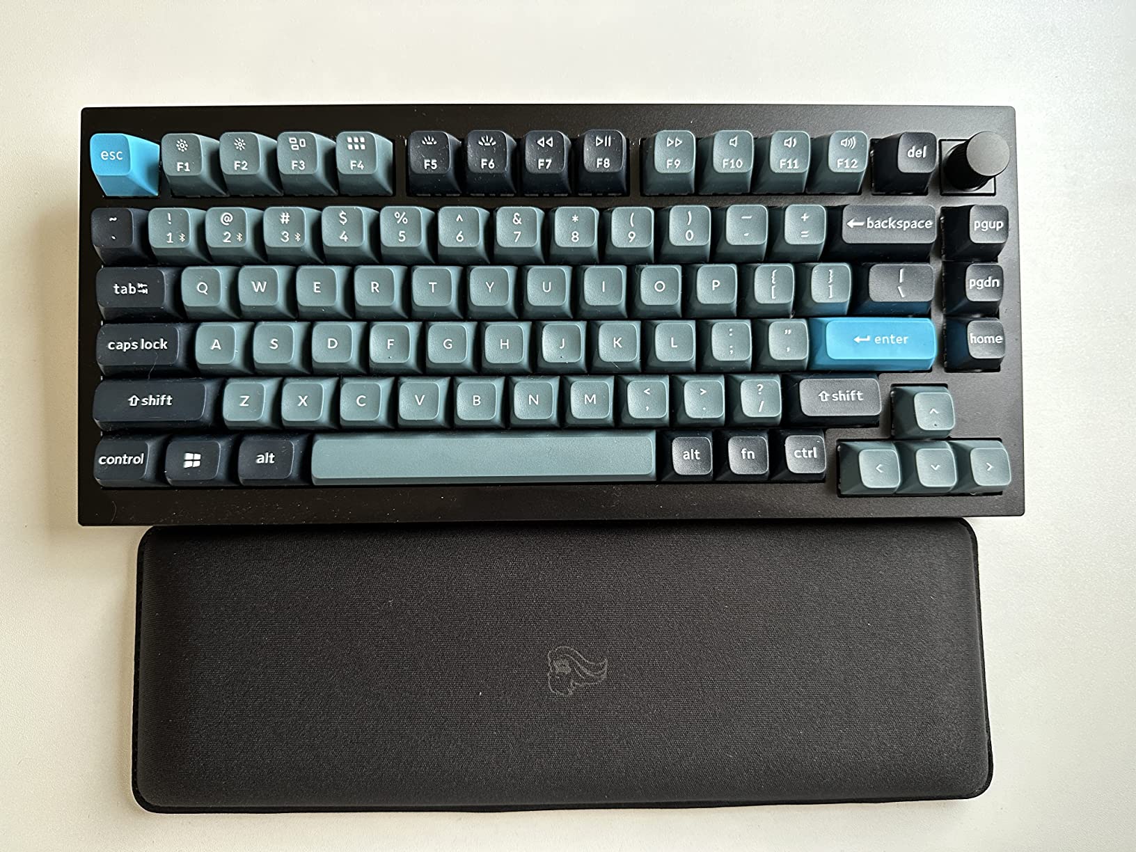 Glorious Wrist Pad/Rest - Compact - Black - Mechanical Keyboards, Stitched Edges, Ergonomic | 12x4 inches | 25mm/1in Thick (GWR-75) Compact (Black) customer photo 2
