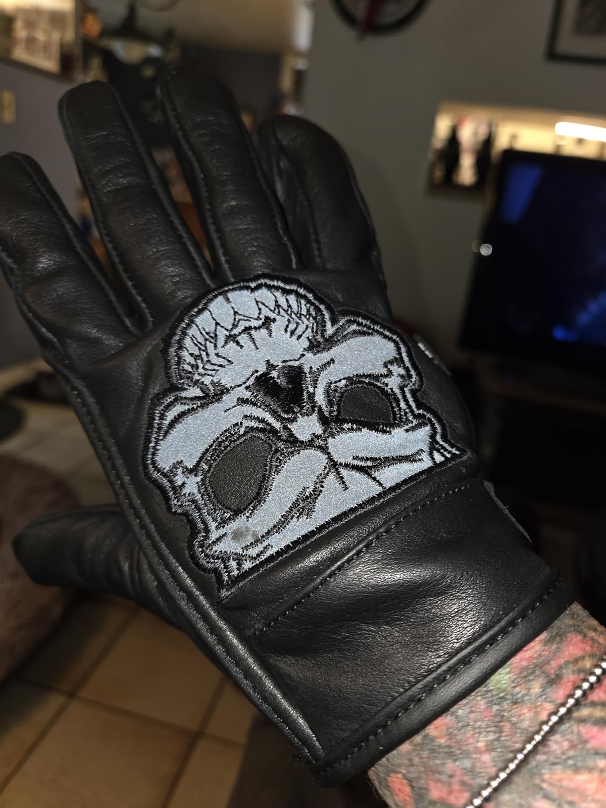Milwaukee Leather Men's Black Leather ‘Reflective Skull’ Motorcycle Hand Gloves W/Gel Padded Palm MG7570 customer photo 1