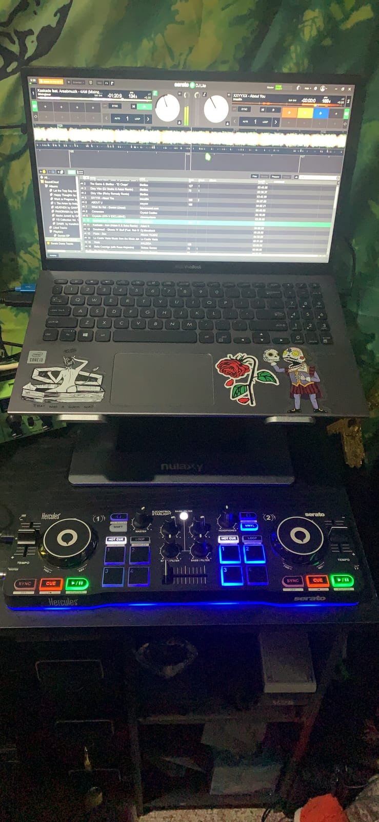 Hercules DJControl Starlight - Compact DJ Controller with Light Show customer photo 1