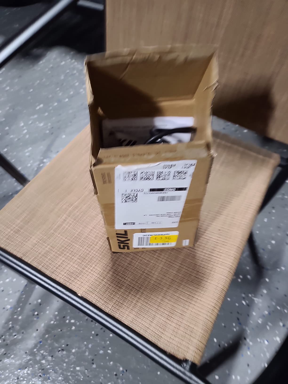 SKIL Corded Detail Sander, Includes 3pcs Sanding Paper and Dust Box - SR250801 customer photo 1