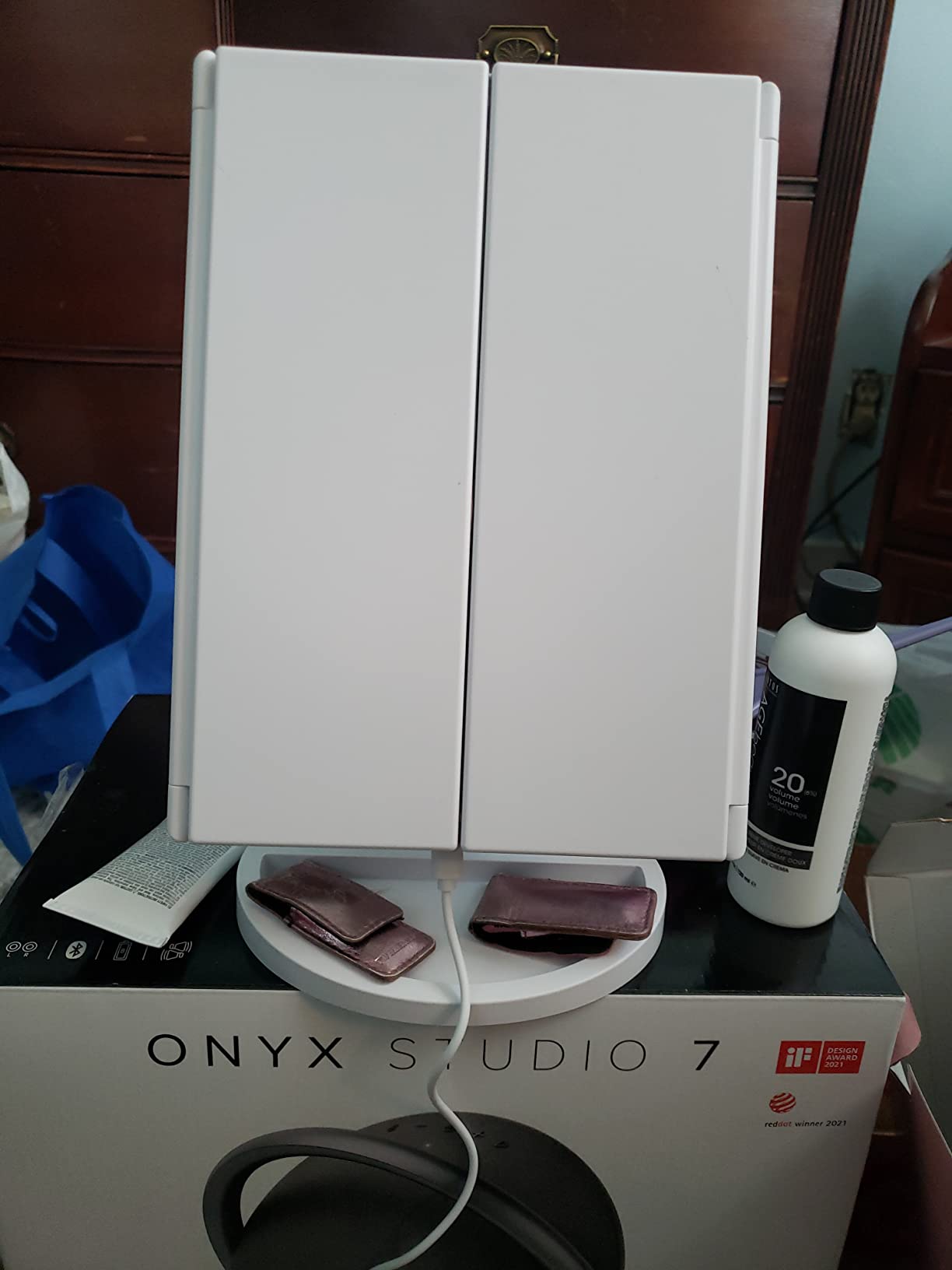 FASCINATE Trifold Vanity Mirror with Lights, Make up Mirror with Lighting customer photo 2