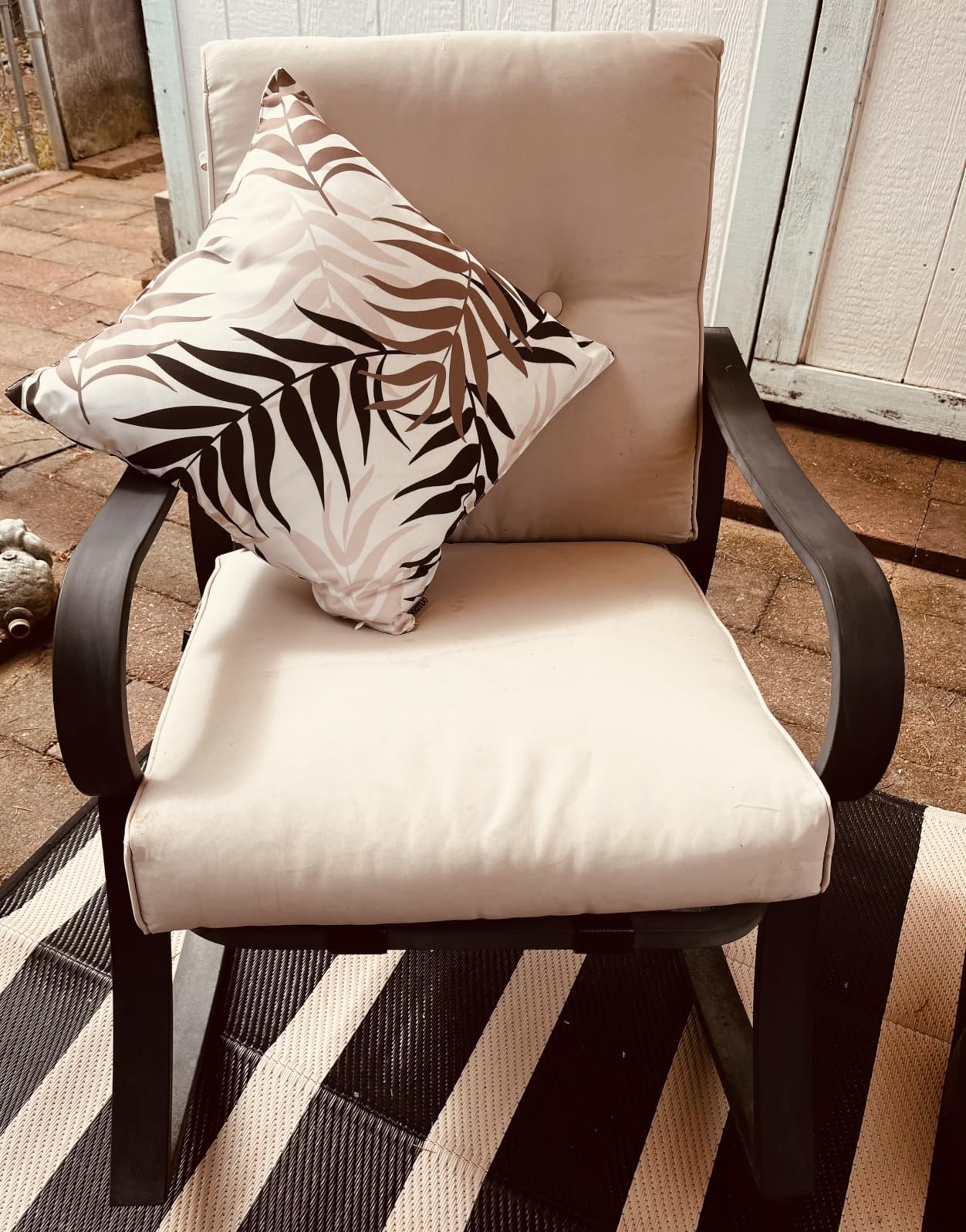 SOLAURA 3-Piece Outdoor Rocking Chairs Bistro Set, Black Iron Patio Furniture with Brown Thickened Cushion & Glass-Top Coffee Table customer photo 1