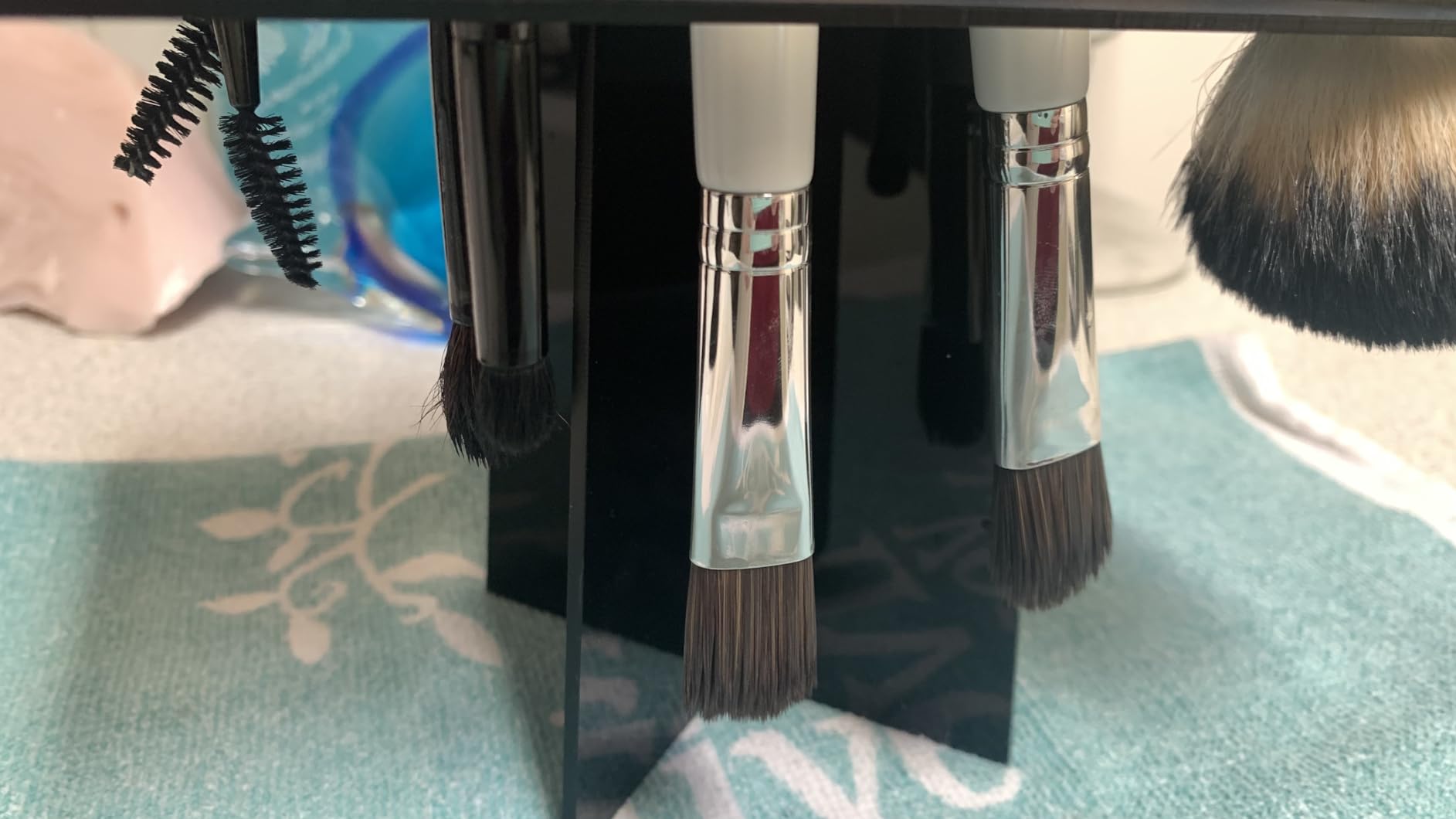 e.l.f. Makeup Brush Shampoo, Gentle Bristles Conditioner To Easily Remove Oils & Dirt From Makeup Brushes, 4.1 Fl Oz, Vegan & Cruelty-Free customer photo 2