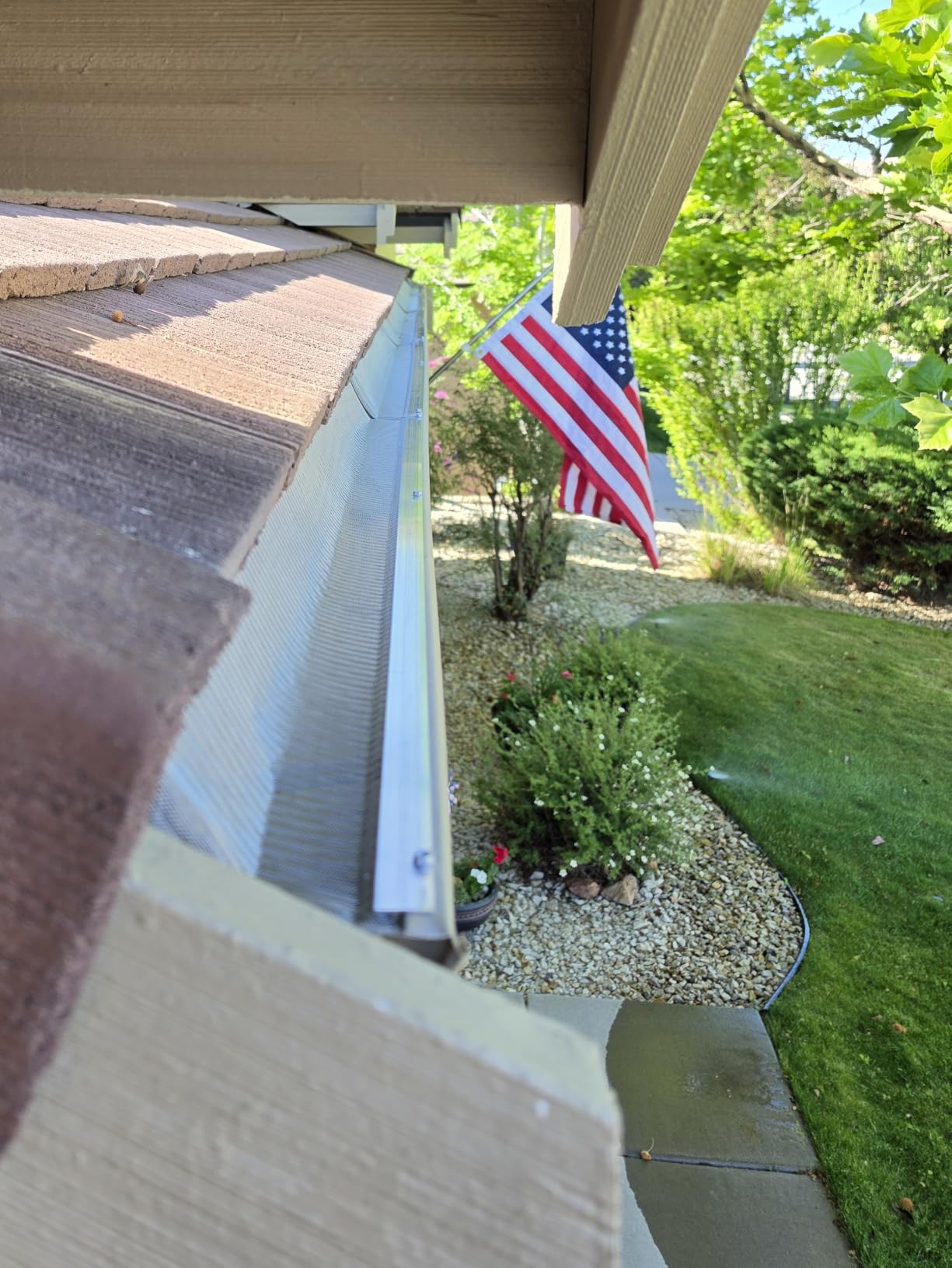 RAPTOR GUTTER GUARD – 48 FT. (Nominal) Contractor Grade Stainless Steel Micro-Mesh Gutter Guard Kit with Screws Included. Fits 5 in. Gutters and Smaller. DIY-Friendly. (5.625 in. x 47.625 in.) customer photo 2