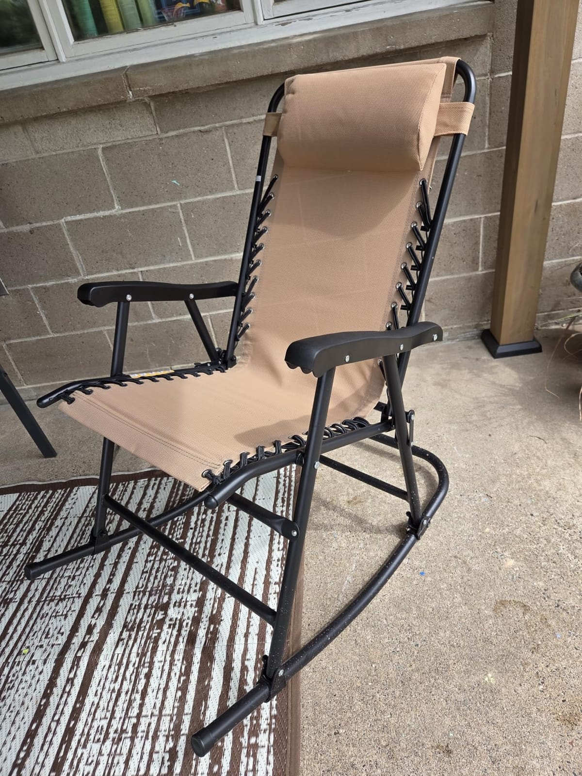 Amazon Basics Outdoor Portable Folding Rocking Chair with Headrest, Ergonomic Design, Weather-resistant Patio Reclining Lounge Chair for Porch, 33.6 x 37.4 x 26 inch, Beige customer photo 1