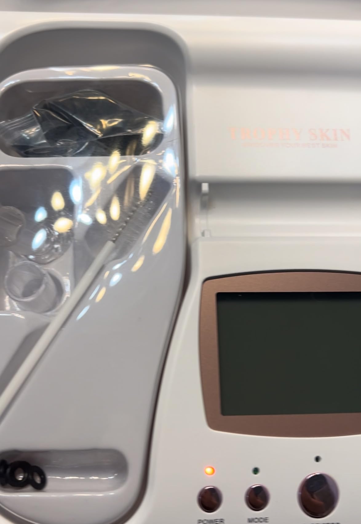 Trophy Skin MicrodermMD - At Home Microdermabrasion Kit - Anti Aging and Acne Treatment - Contains Real Diamond and Pore Extractor Tips to Rejuvenate Skin - White customer photo 2