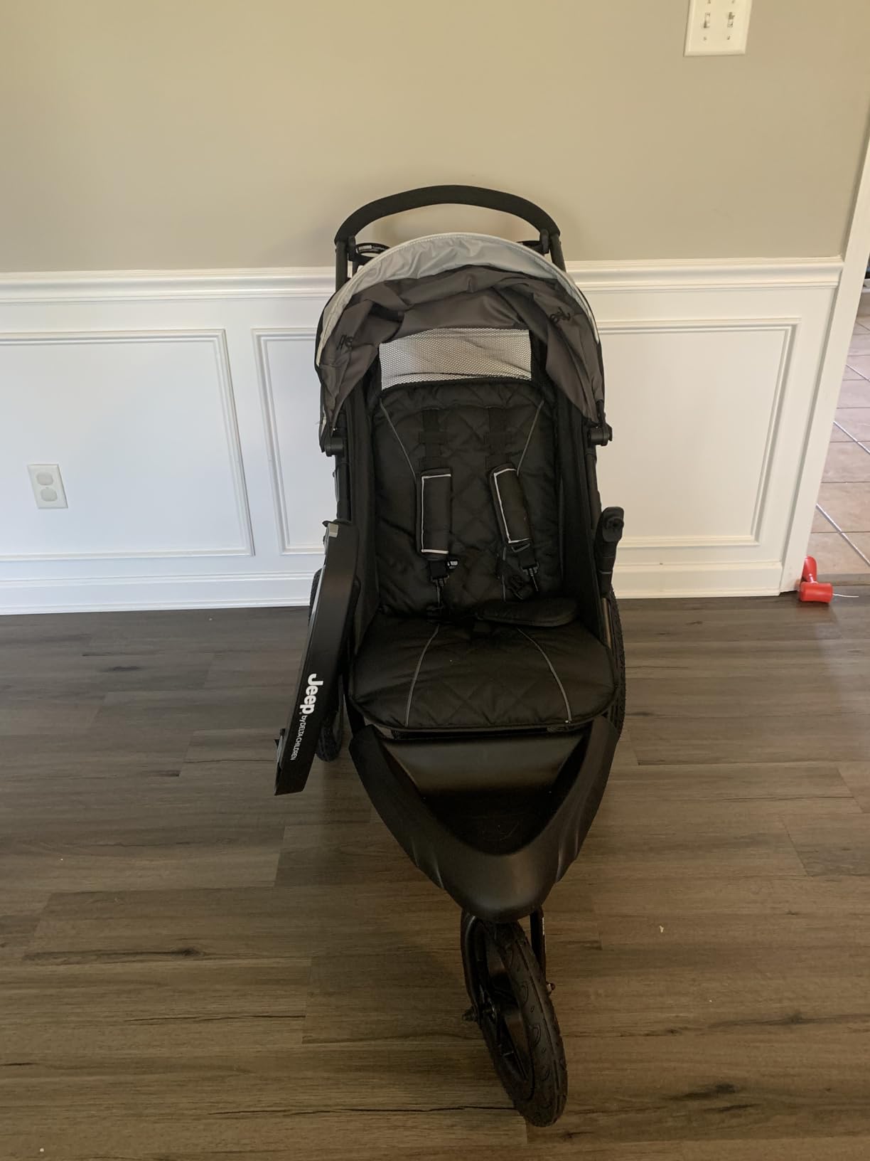 Jeep Classic Jogging Stroller by Delta Children, Grey customer photo 2