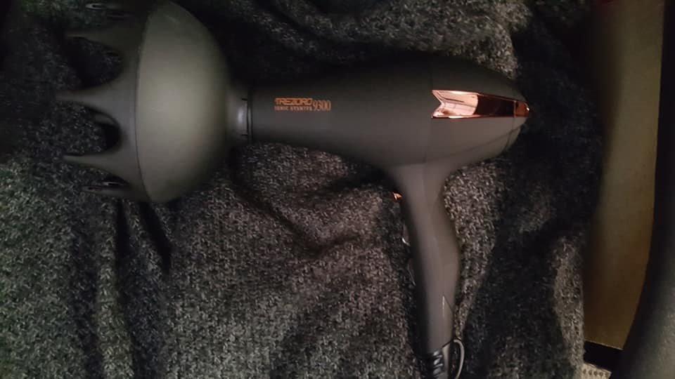 TREZORO Professional Hair Dryer with 2 Concentrator Nozzles, 2000W, Black customer photo 1