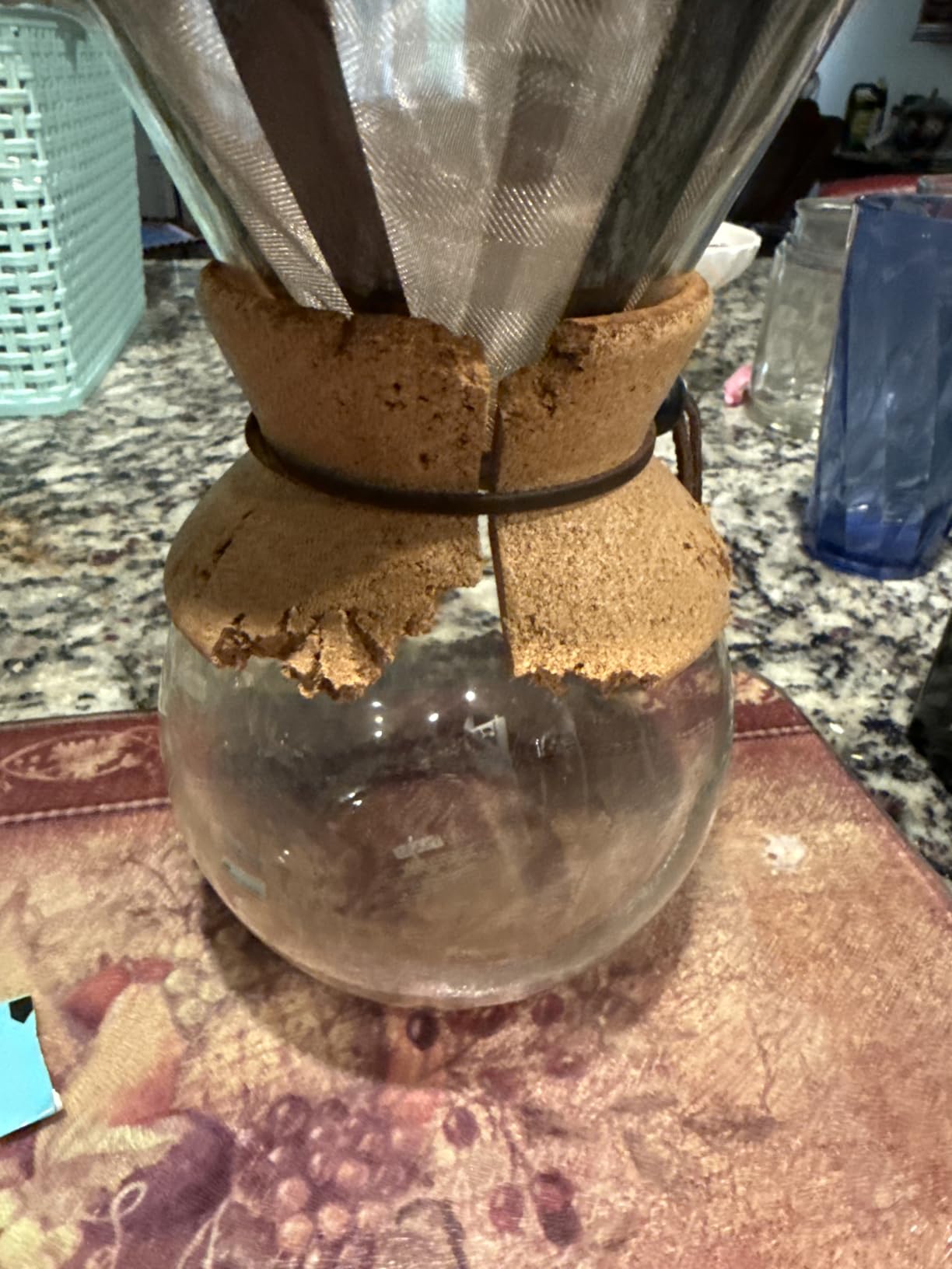 Bodum 34oz Pour Over Coffee Maker, High-Heat Borosilicate Glass with Reusable Stainless Steel Filter and Cork Grip - Made in Portugal customer photo 2