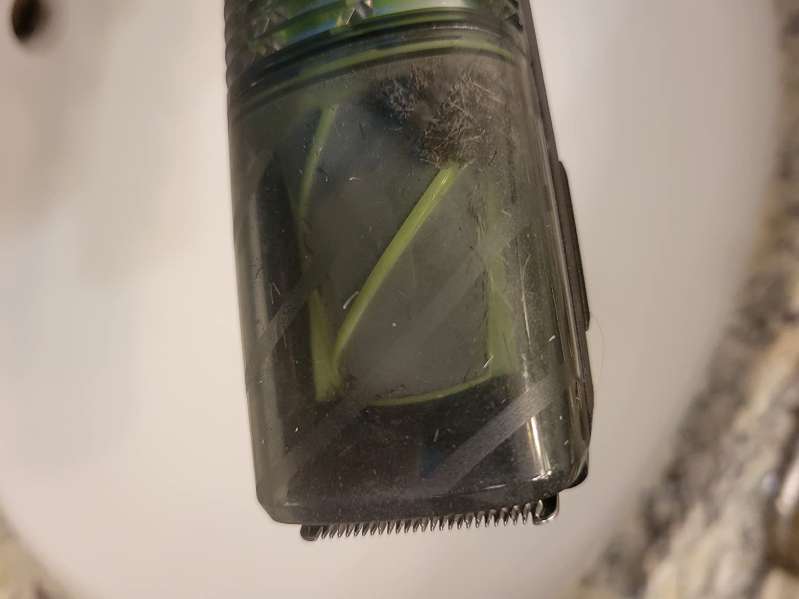 Remington Vacuum Beard Trimmer for Men, Cordless Rechargeable customer photo 1