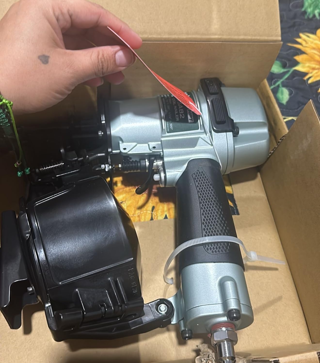 Metabo HPT Pneumatic Roofing Nailer, 16 Degree Asphalt Shingles, NV45AB2 customer photo 2
