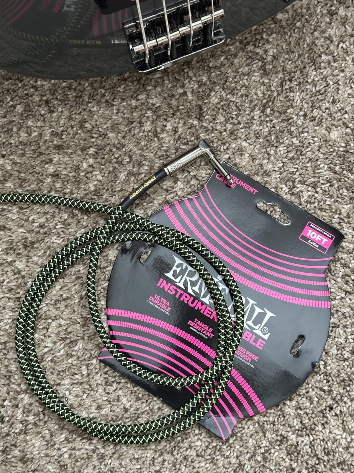 Ernie Ball Braided Instrument Cable, Straight/Angle, 10ft, Neon Green/Black (P06077) customer photo 1