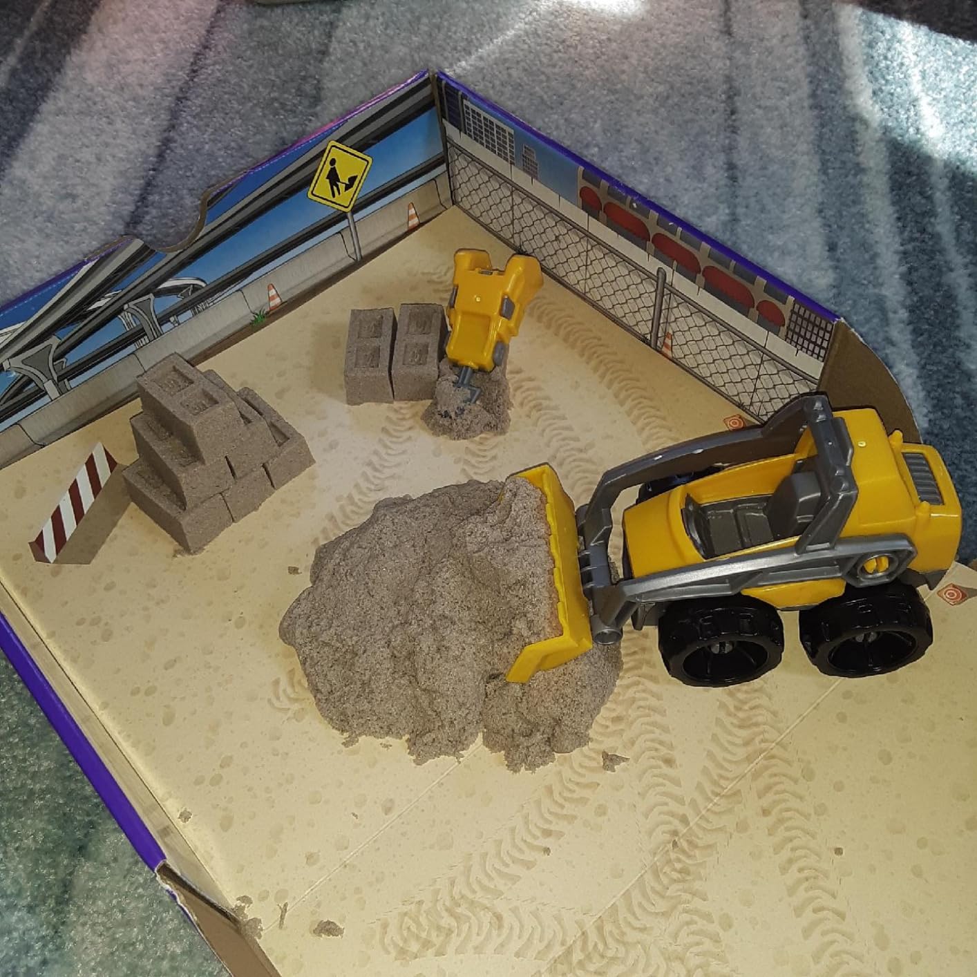 Kinetic Sand Dig N' Demolish, Moldable Play Sand Sensory Toys, Ages 5+ customer photo 1
