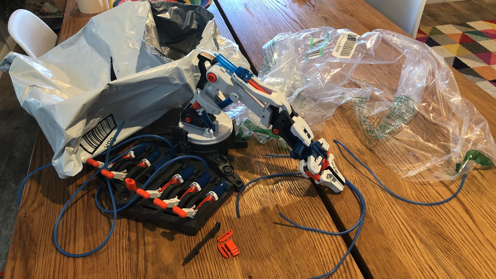 TEACH TECH Hydrobot Arm STEM Hydraulic Building Toy for Kids Ages 12+ customer photo 2