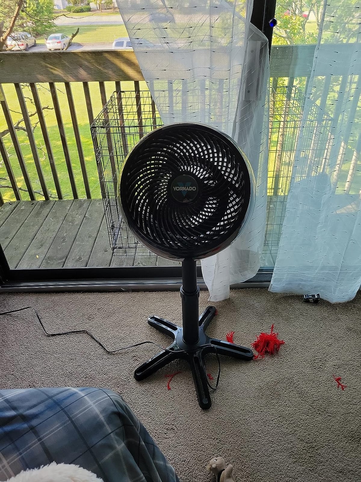Vornado 7803 Large Pedestal Whole Room Air Circulator, Fan with Adjustable Height, 33-40 in, 3 Speed Settings, Removable Grill, Black Standing Floor Fan customer photo 2