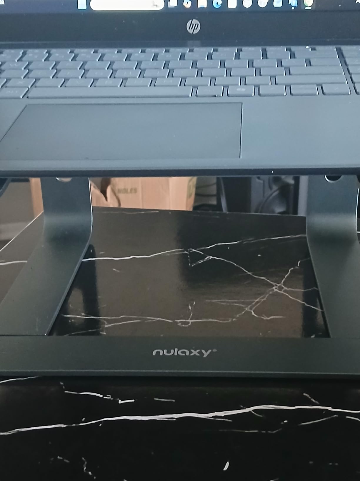 Nulaxy Full Aluminum Laptop Stand, Stable Support to 22 lbs, Open Cooling customer photo 1