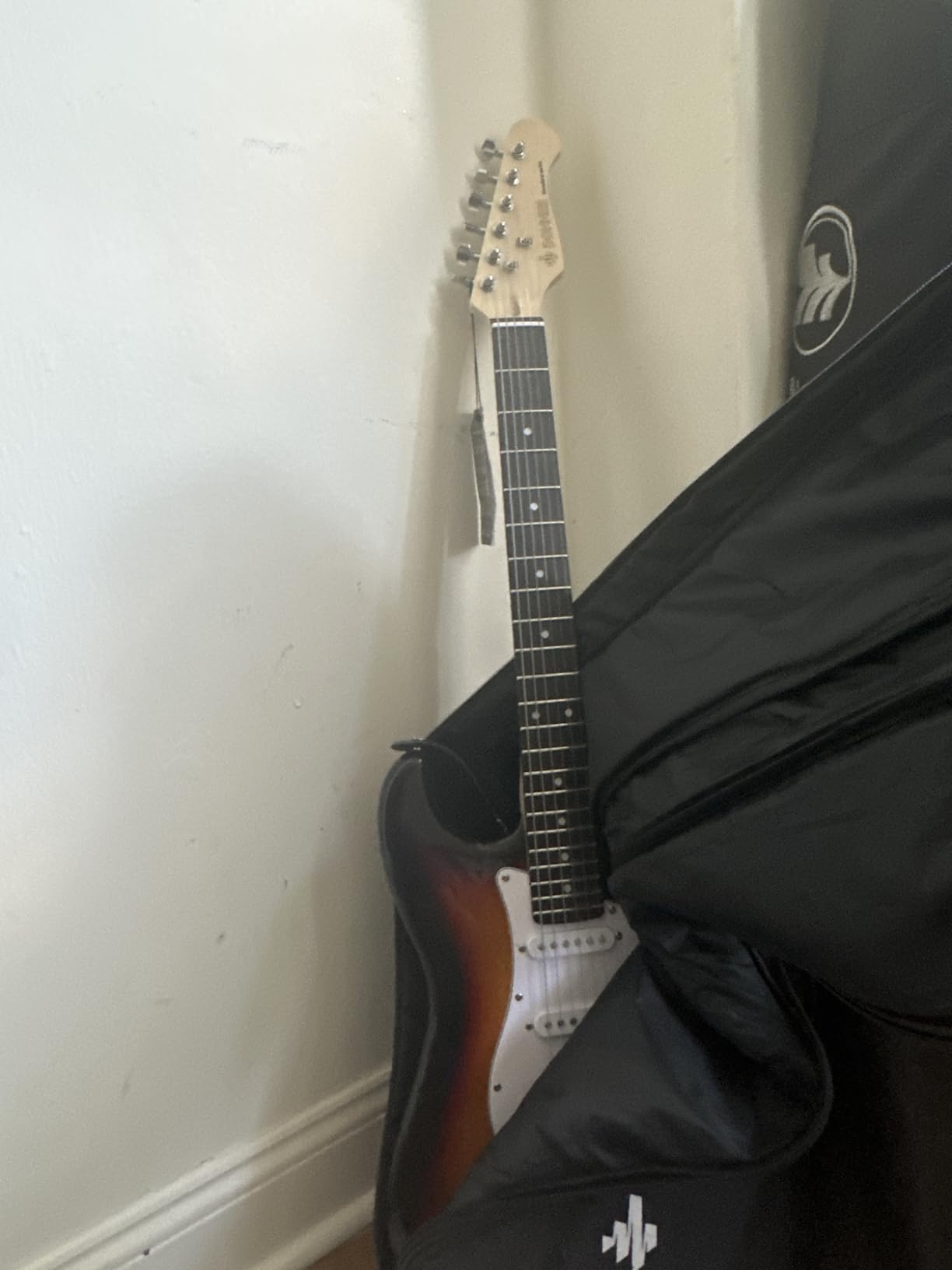 Donner DST-100T 39 Inch Electric Guitar Beginner Kit Lake Blue HSS Pick Up customer photo 1