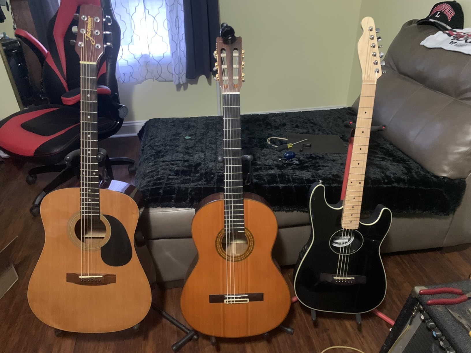 GLEAM Guitar Stand - Adjustable Fit Electric, Classical Guitars and Bass, Load Capacity 20LB, Accessories, Folding Type Black (CG-4) customer photo 1