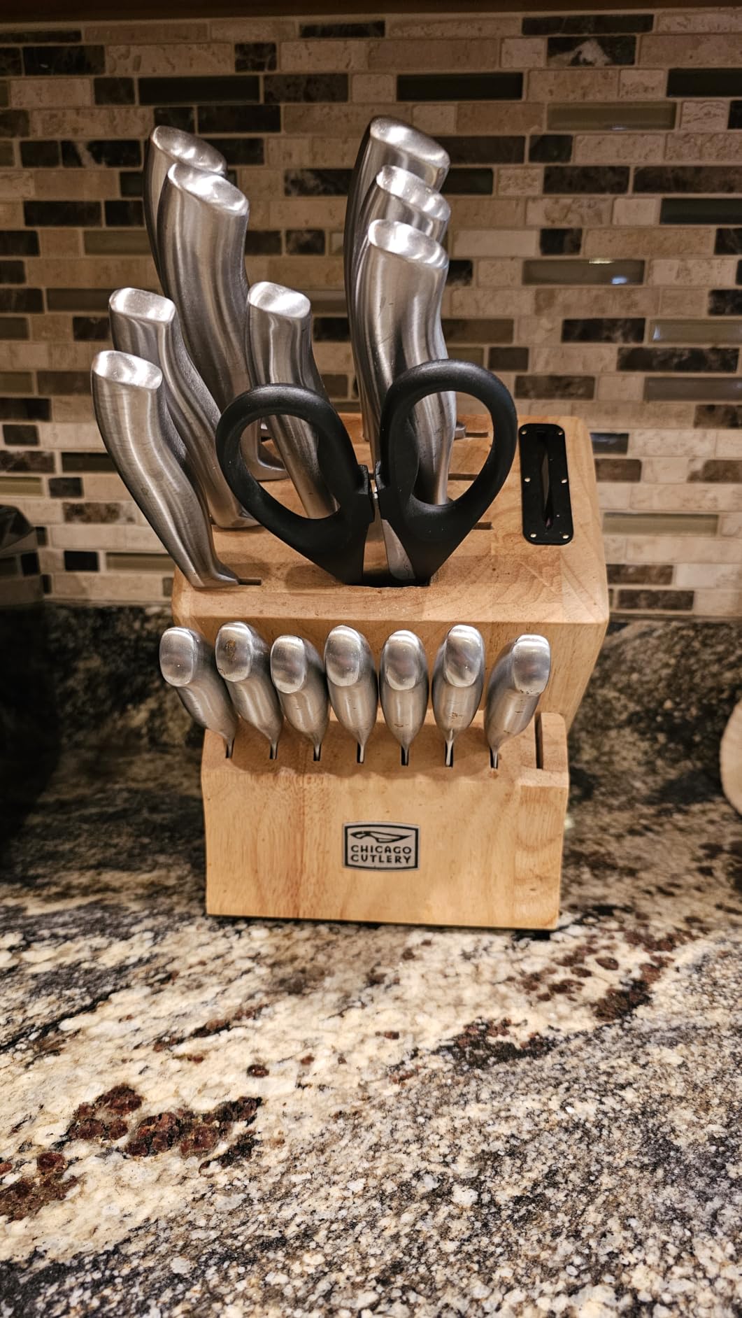 KitchenAid All Purpose Kitchen Shears with Protective Sheath Durable Stainless Steel Scissors, Dishwasher Safe, Soft Grip Comfort Handle, 8.72 Inch, Black customer photo 1