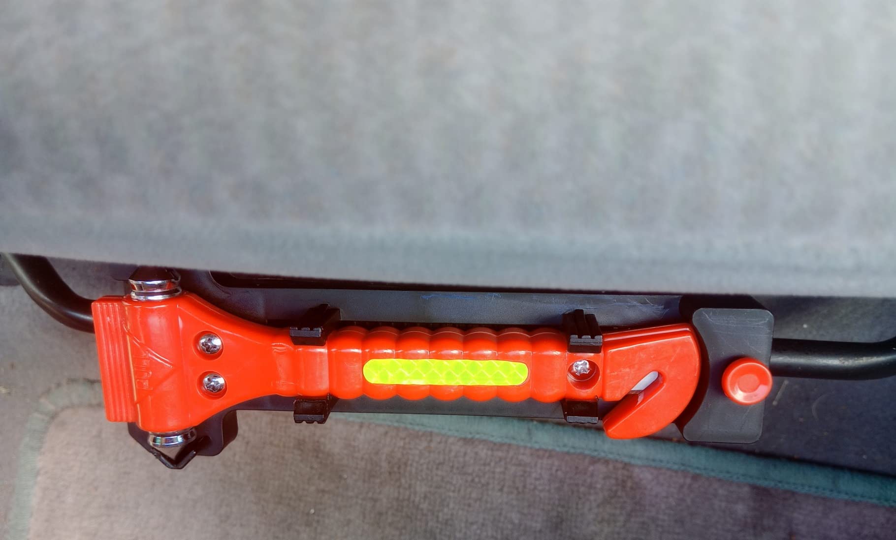 2PCS Car Safety Hammer Emergency with Seat Belt Cutter and Vehicle Window Glass Breaker customer photo 2