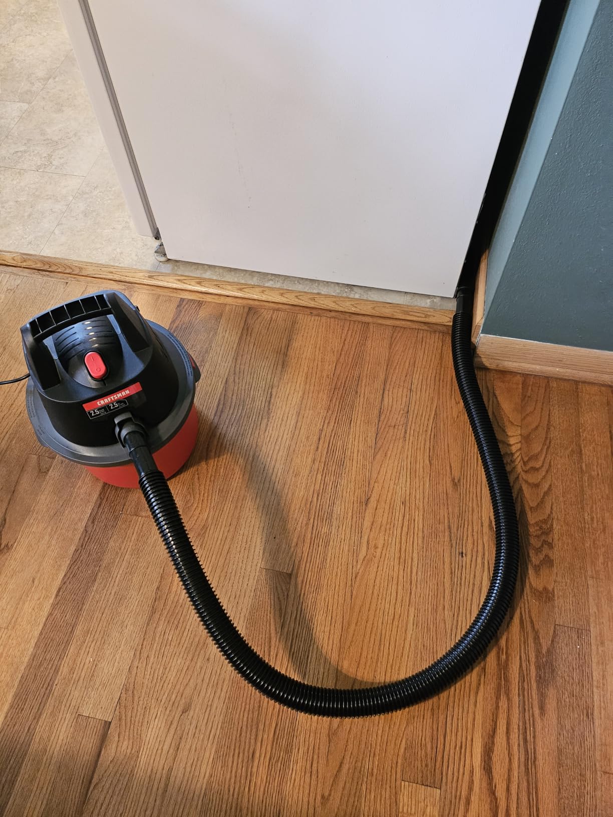 CRAFTSMAN CMXEVBE17250 2.5 Gallon 2.5 Peak HP Wet Dry Shop Vacuum customer photo 1