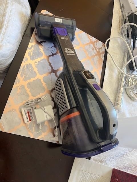 BLACK+DECKER dustbuster furbuster Pet Hair Vacuum with Motorized Pet Hair Brush, Handheld Vacuum Cordless for Home and Car, Rechargeable, Portable, Powerful Suction, AdvancedClean (HHVK515JP07) customer photo 1