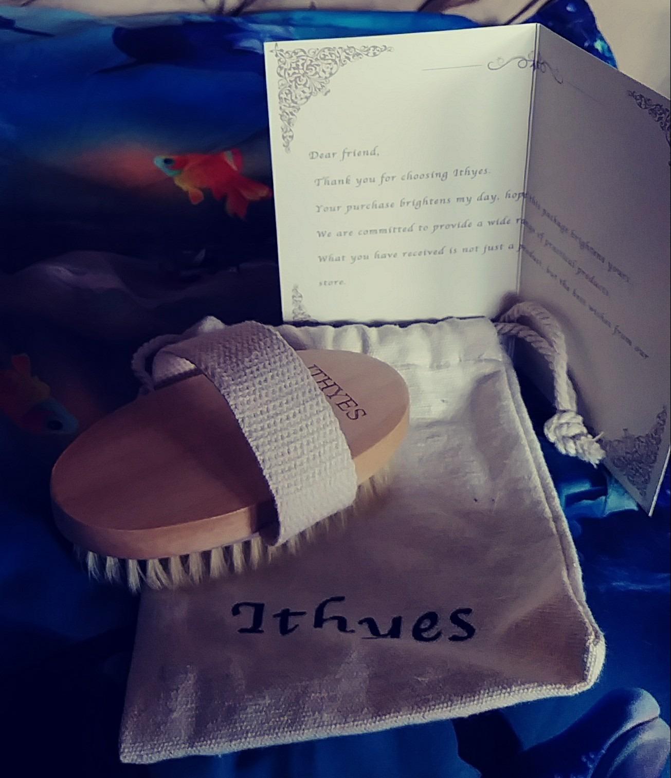 Dry Brushing Body Brush Exfoliating Brush Natural Bristle Bath Brush for Remove Dead Skin Toxins Cellulite,Treatment,Improves Lymphatic Functions,Exfoliates,Stimulates Blood Circulation customer photo 1