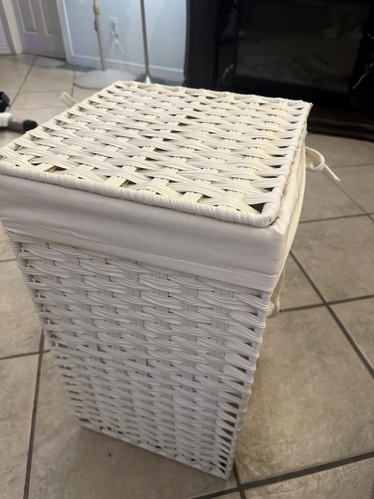 SONGMICS Laundry Hamper with Lid, 23.8 Gal (90 L) Synthetic Rattan,Foldable customer photo 1