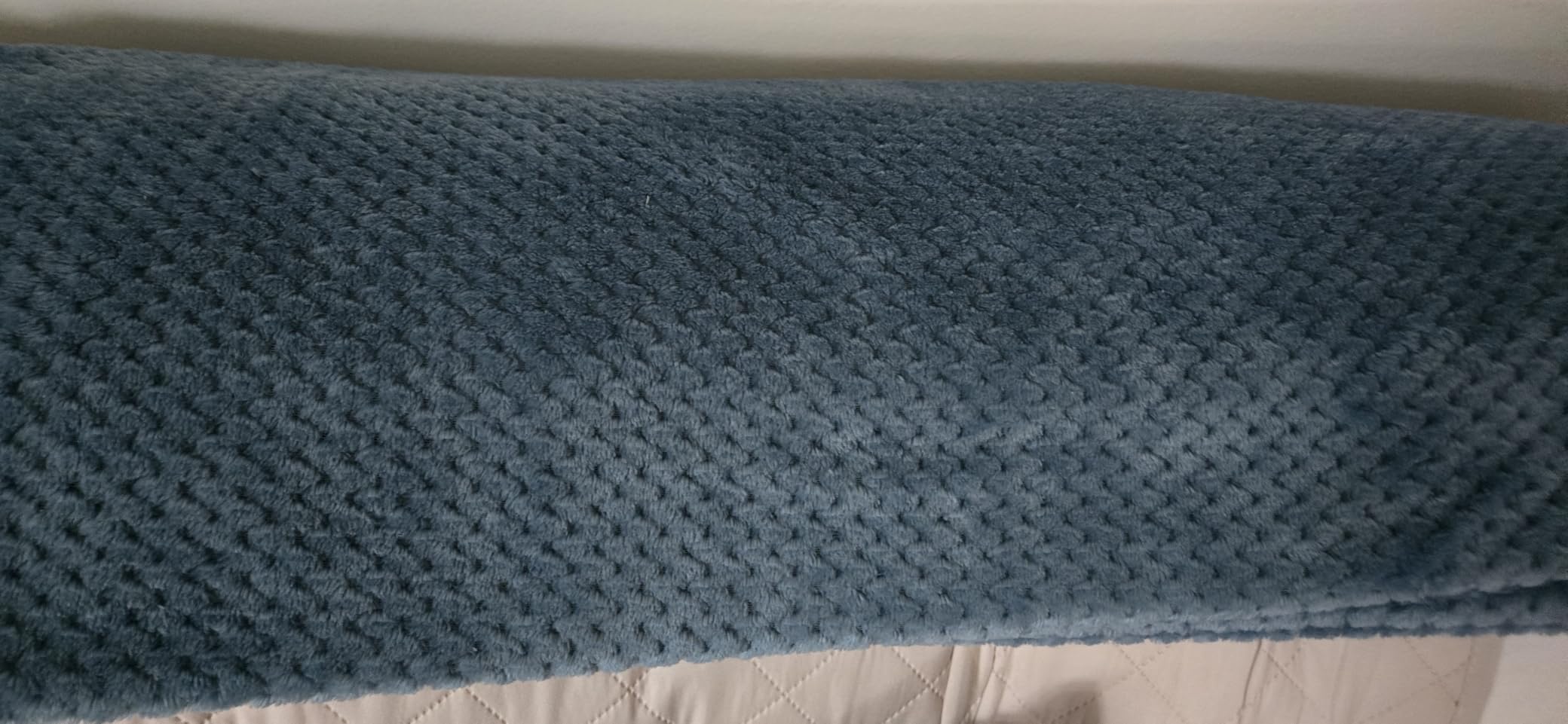 Exclusivo Mezcla Large Waffle Fleece Throw Blanket for Couch, Slate Blue customer photo 1