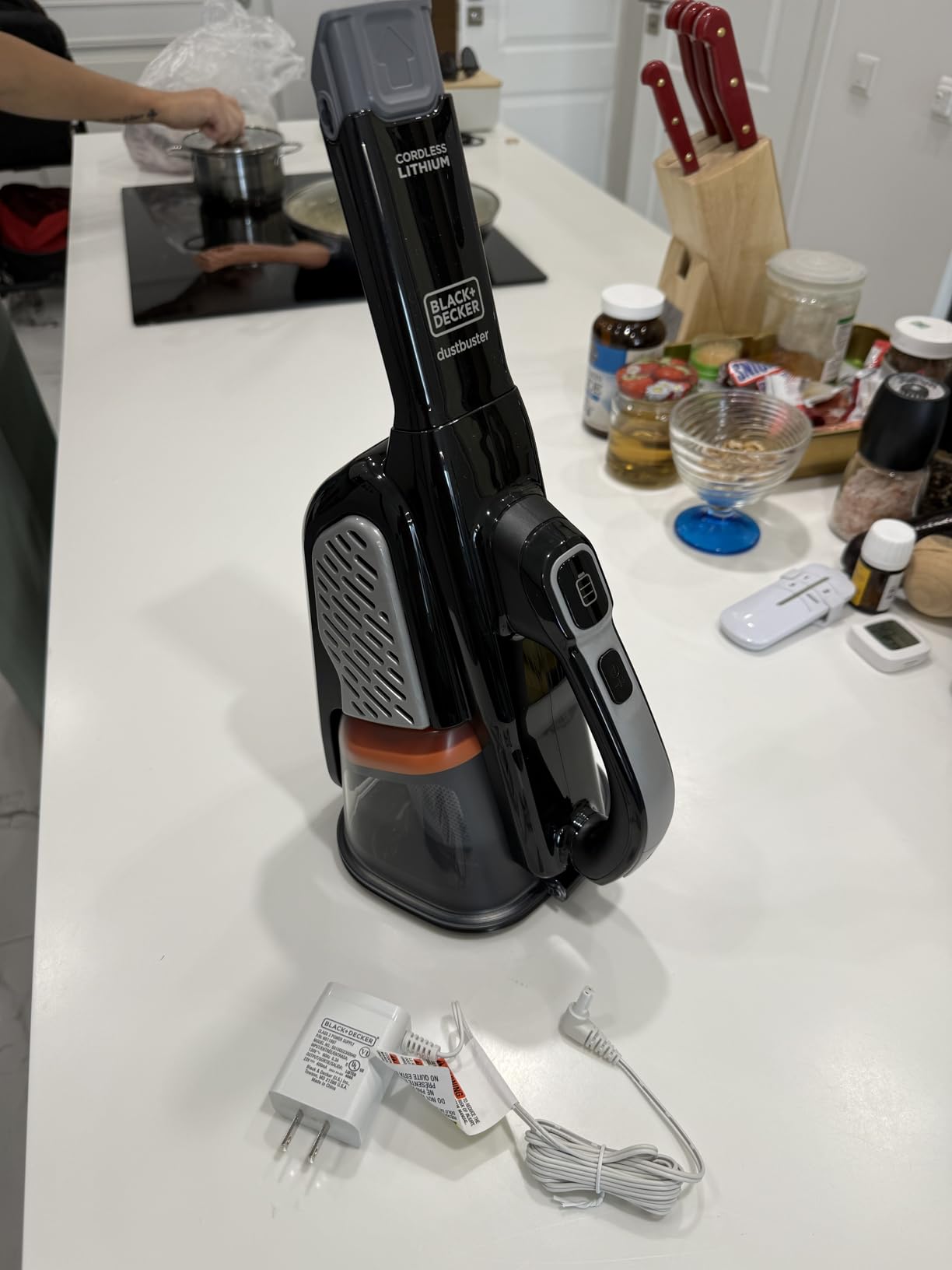 BLACK+DECKER dustbuster Portable Vacuum Cordless Handheld, Small Hand Vacuum Cleaner for Dorm Home and Car, Powerful 20V AdvancedClean+ (HHVK515J00FF) customer photo 2