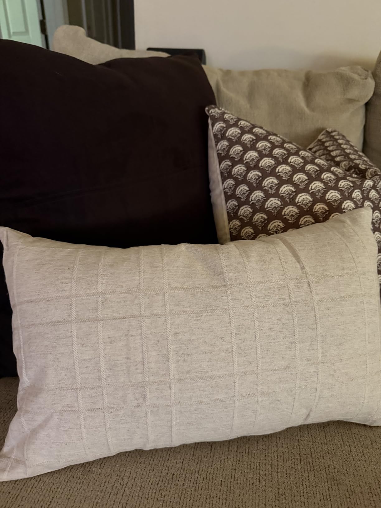 Utopia Bedding 22x22 Pillow Inserts, White Throw Pillows for Couch, 2 Pack customer photo 1
