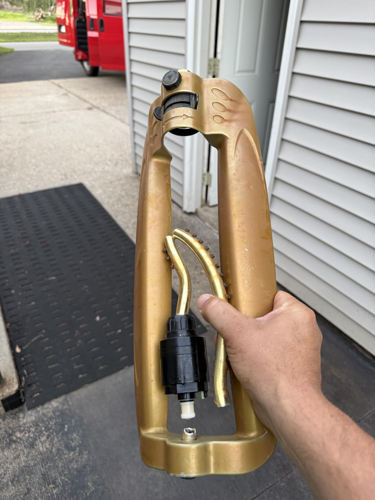 Rocky Mountain Goods Turbo Metal Oscillating Sprinkler - Aluminum Frame Sprinkler with Solid Brass Jets - Covers up to 3,600 Ft - Built in Flow Control - Includes Spray Jet Cleaning Needle customer photo 1