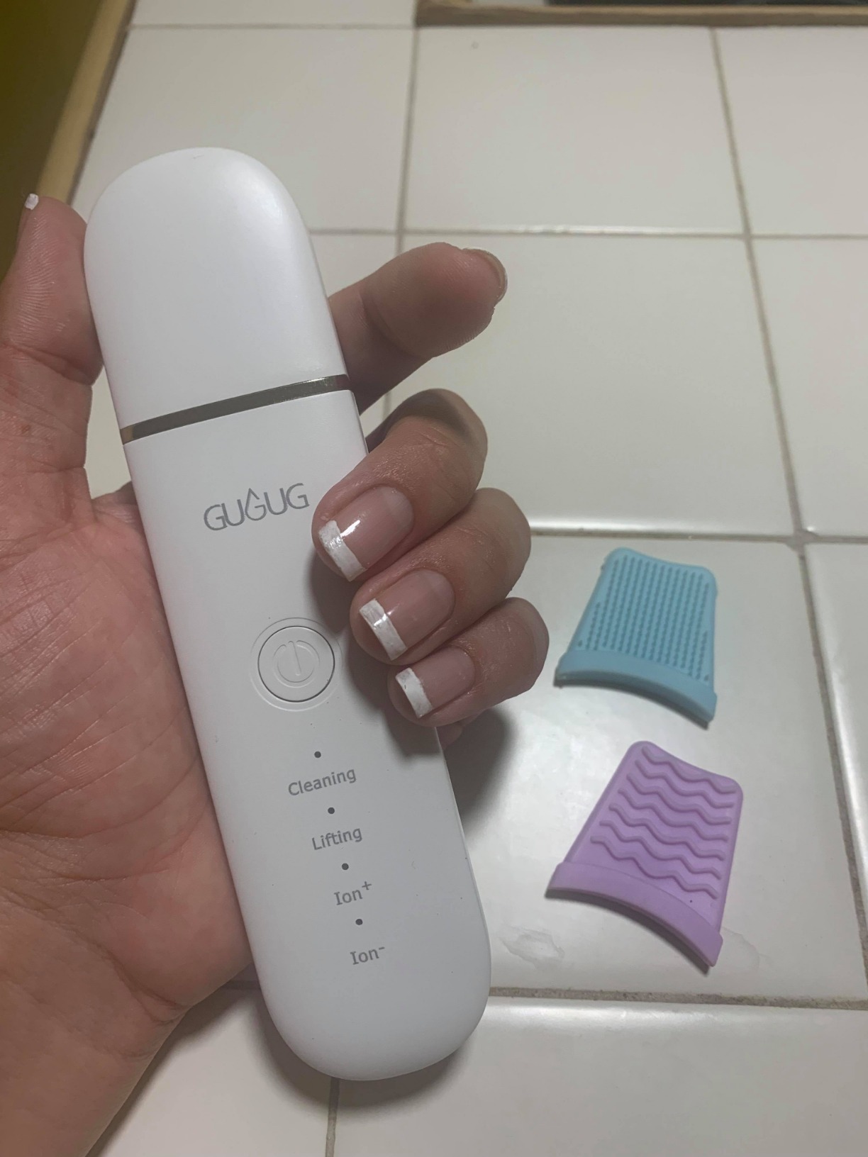 GUGUG Skin Scrubber Spatula Pore Cleaner Blackhead Remover,4 Modes,White customer photo 2