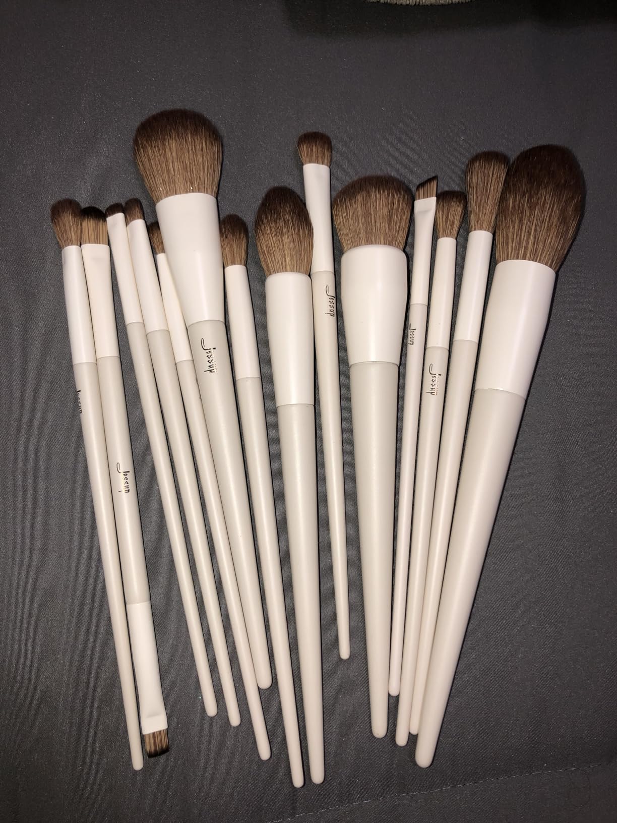 Jessup Makeup Brushes 14Pcs Makeup Brush Set for Face & Eye, T329 customer photo 1